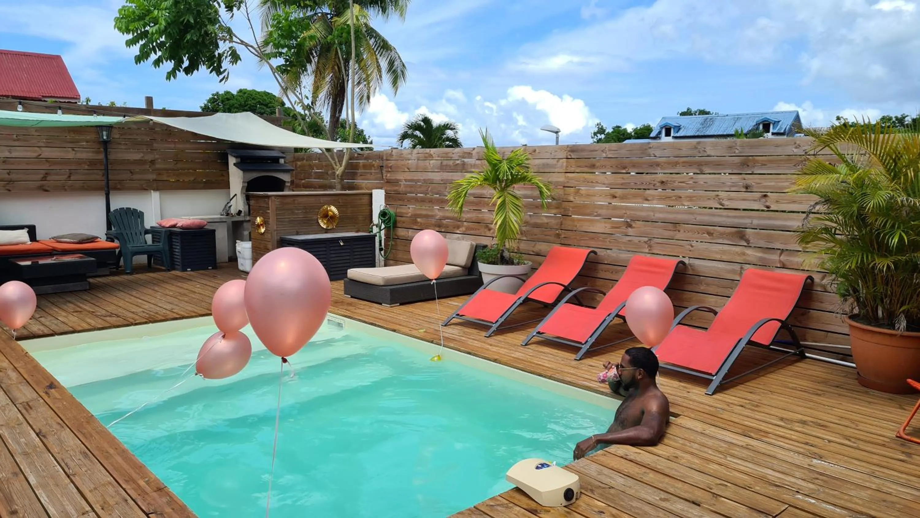 Swimming pool in Chez Lauvineth