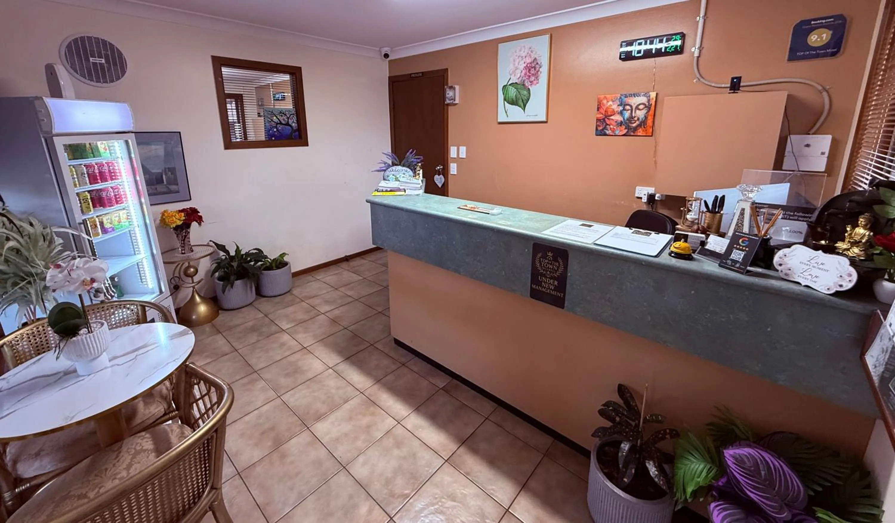 Property building in Top of the Town Motel