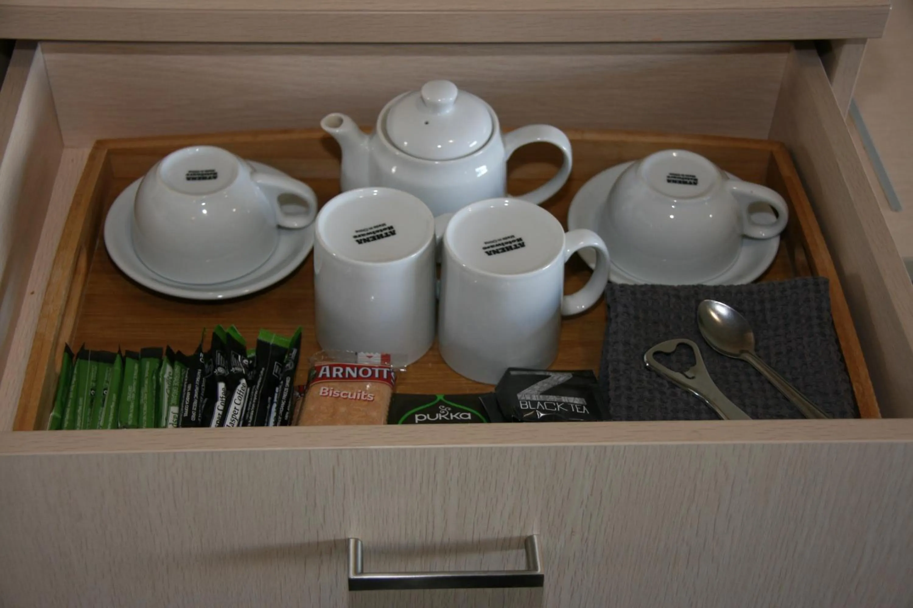 Coffee/tea facilities in Jindy Inn