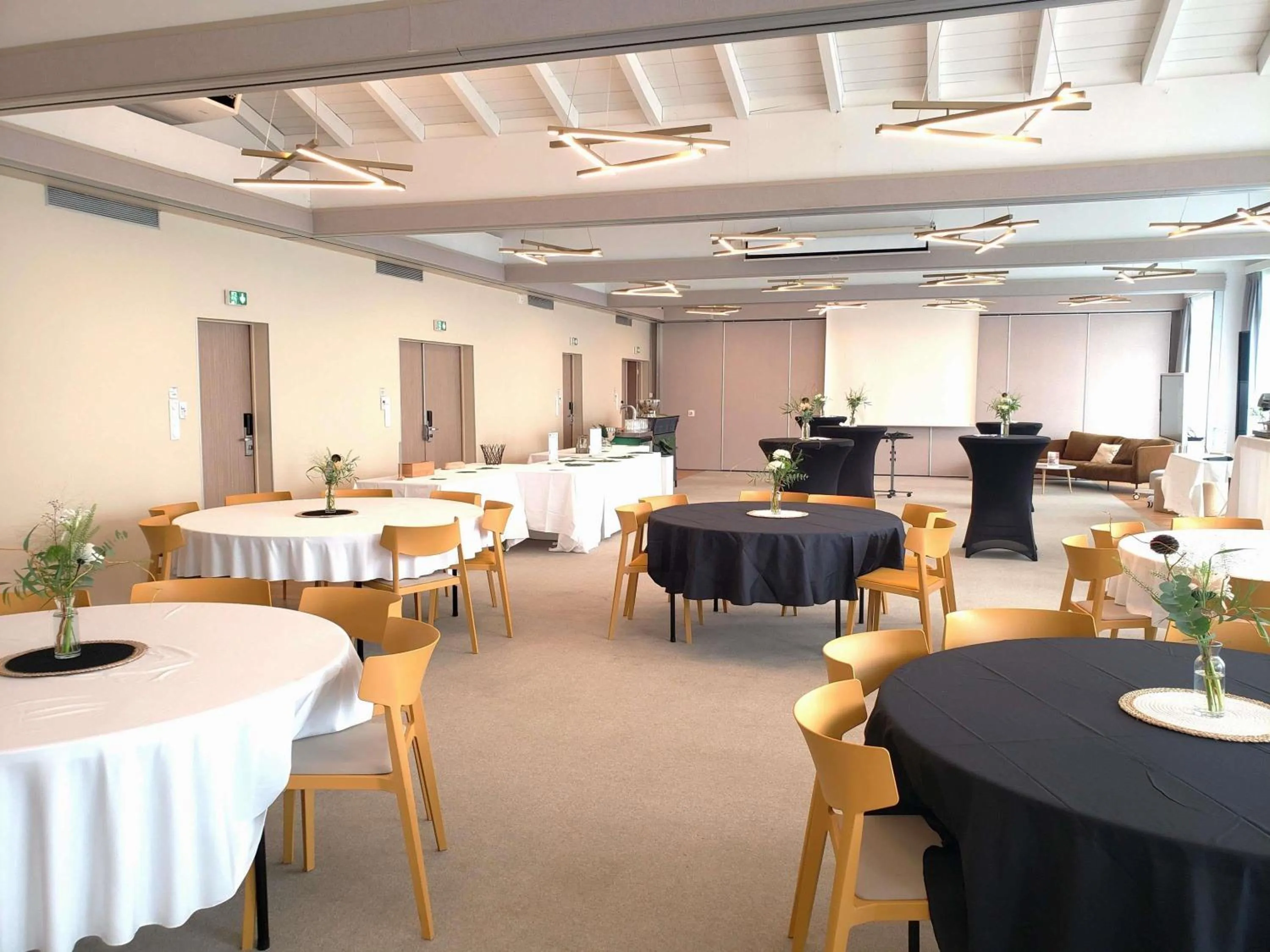 Meeting/conference room in Novotel Narbonne Sud A9/A61