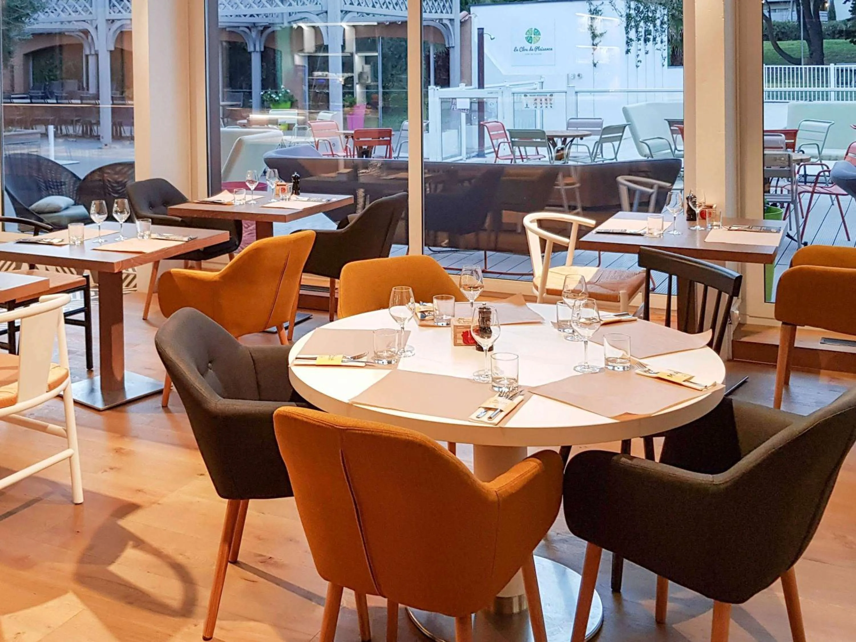 Restaurant/places to eat in Novotel Narbonne Sud A9/A61