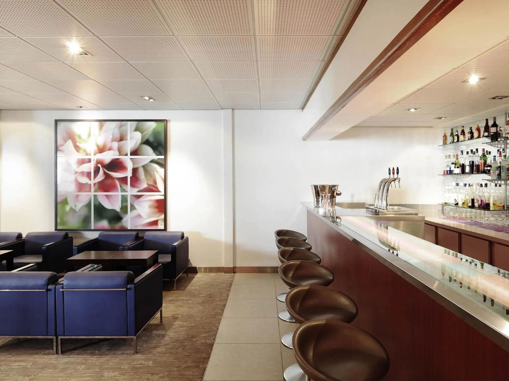 Restaurant/places to eat in Novotel Narbonne Sud A9/A61