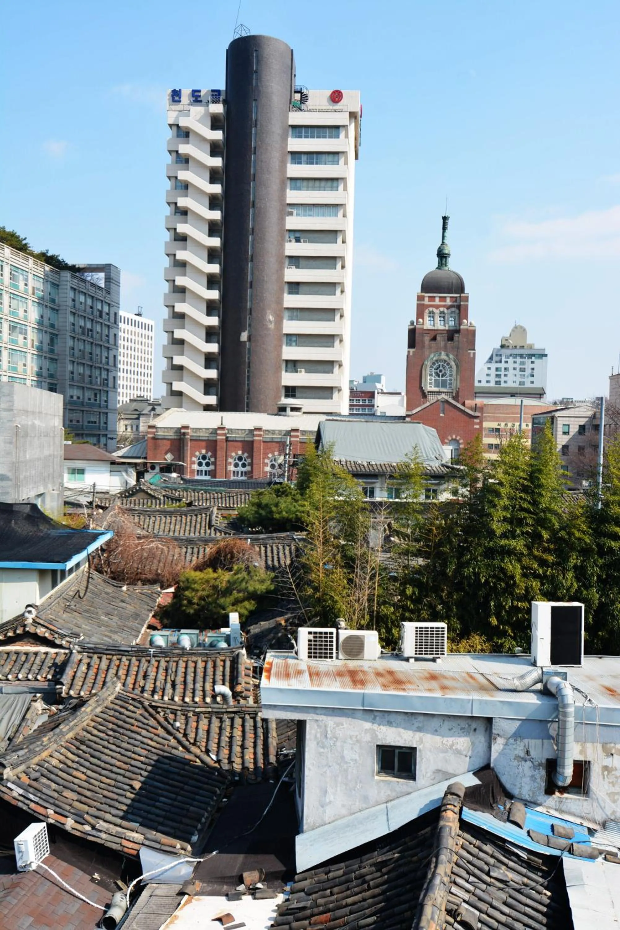 Property building in Insadong Hostel