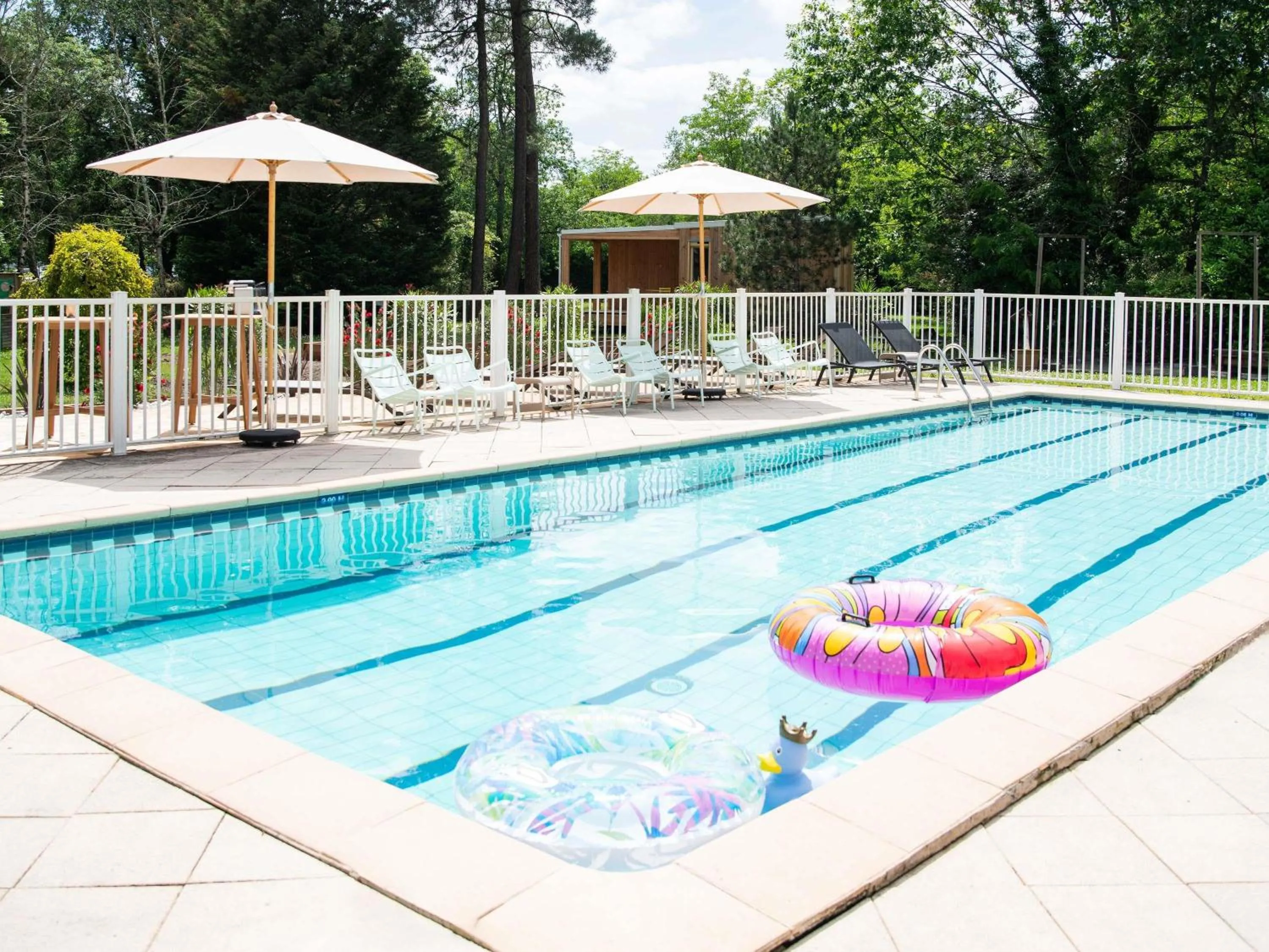 Pool view in Novotel Bordeaux Mérignac