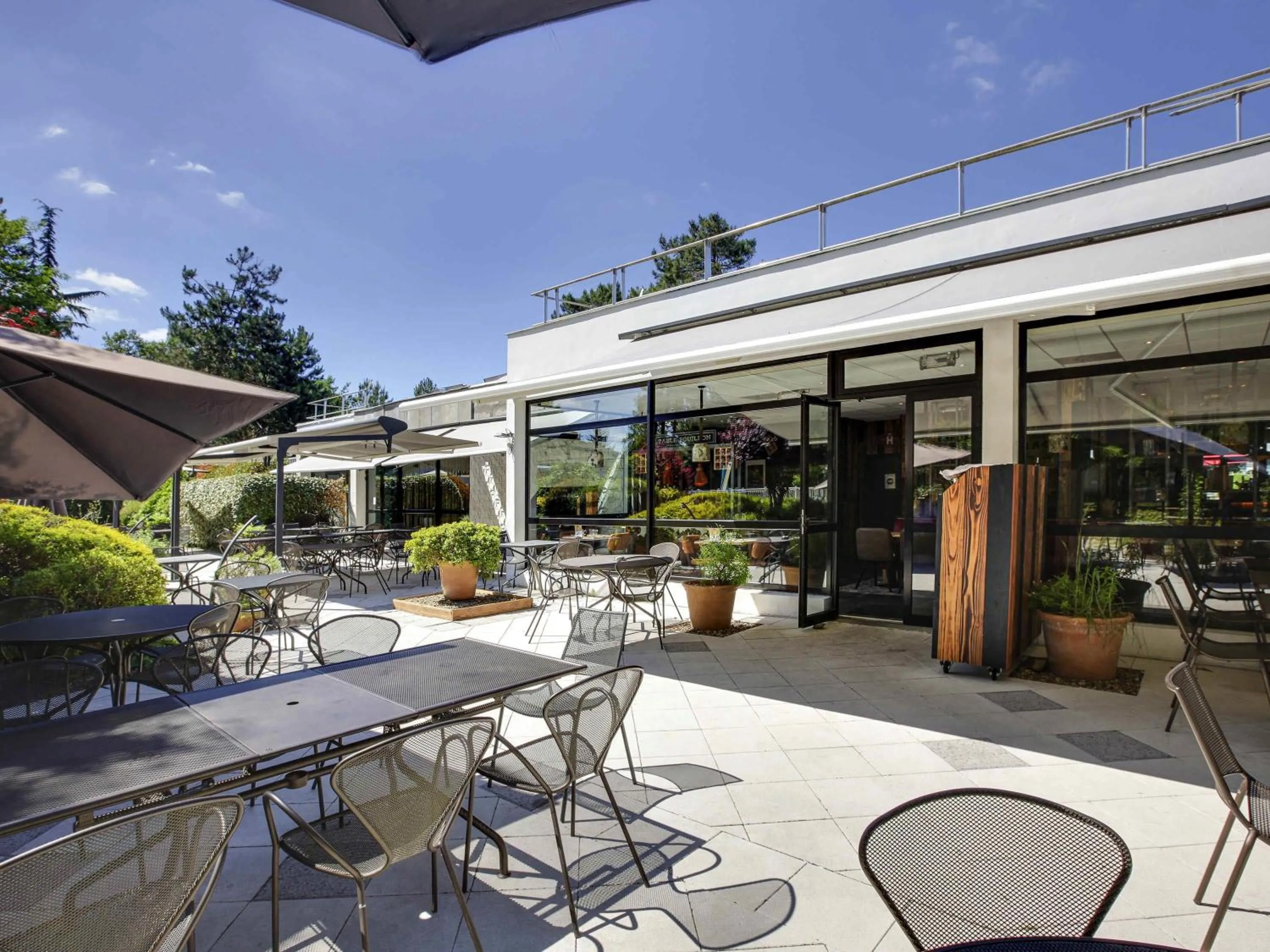 Restaurant/places to eat in Novotel Bordeaux Mérignac