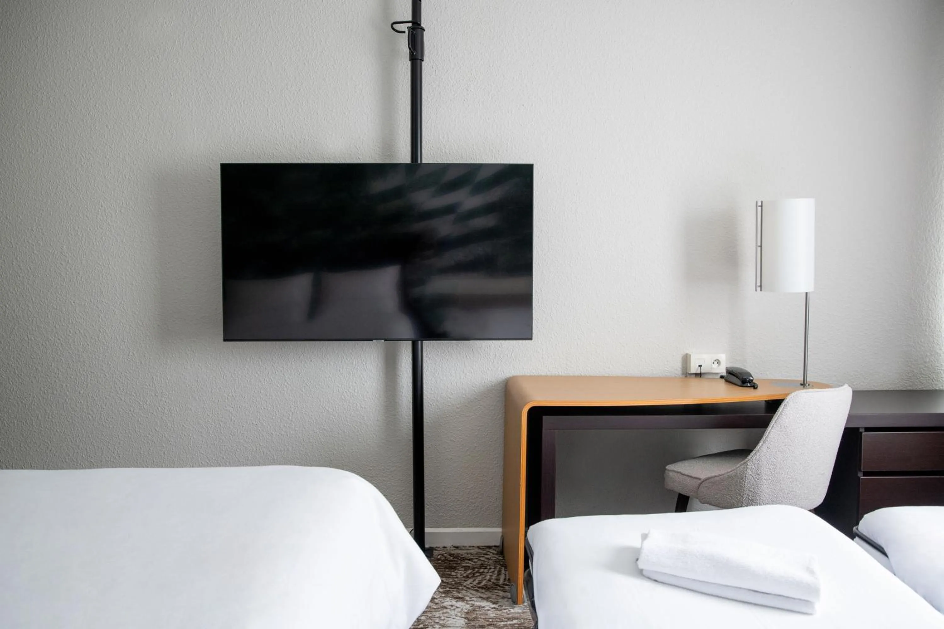TV and multimedia, Bed in Novotel Bordeaux Mérignac
