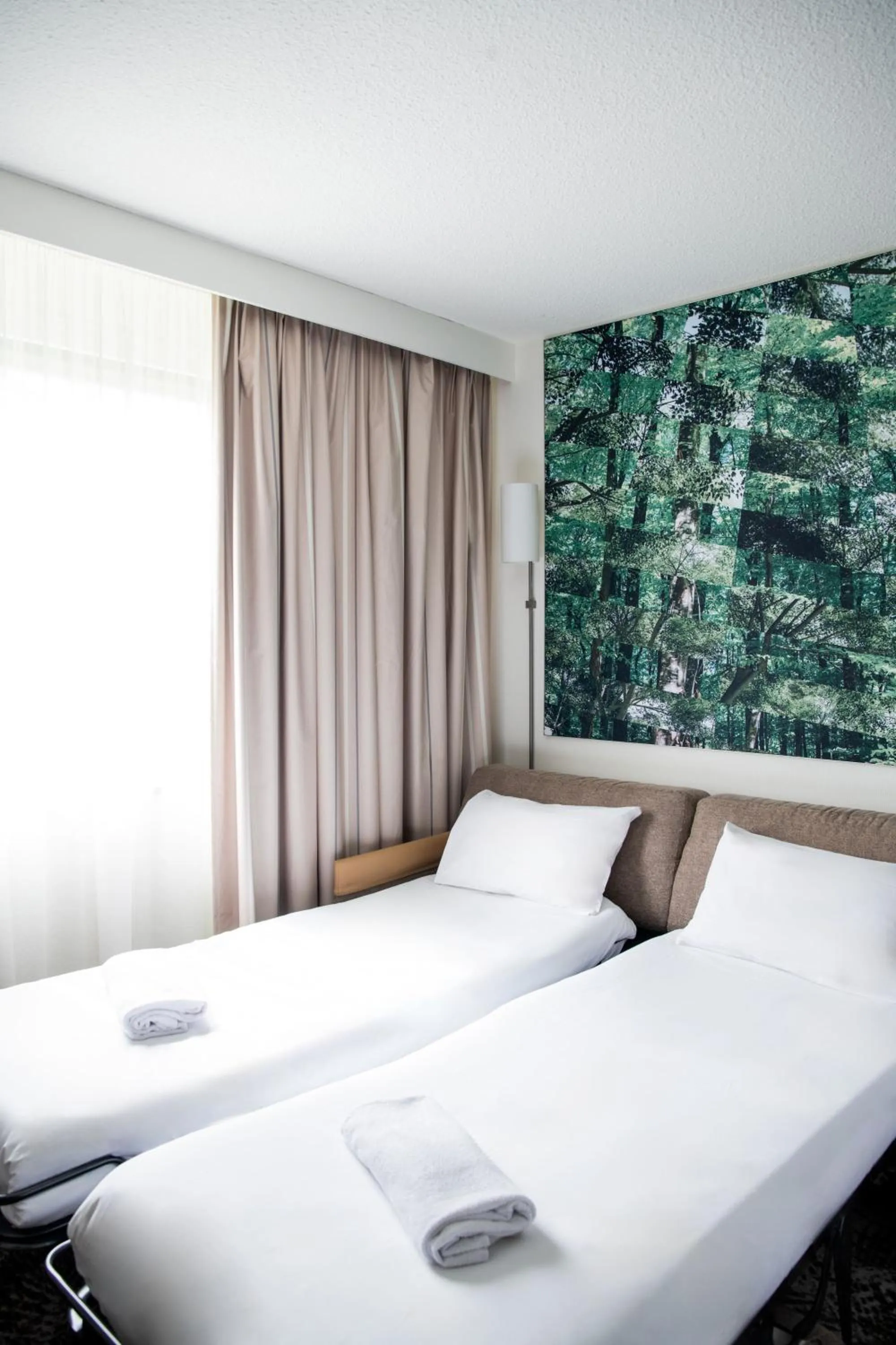 Bed in Novotel Bordeaux Mérignac