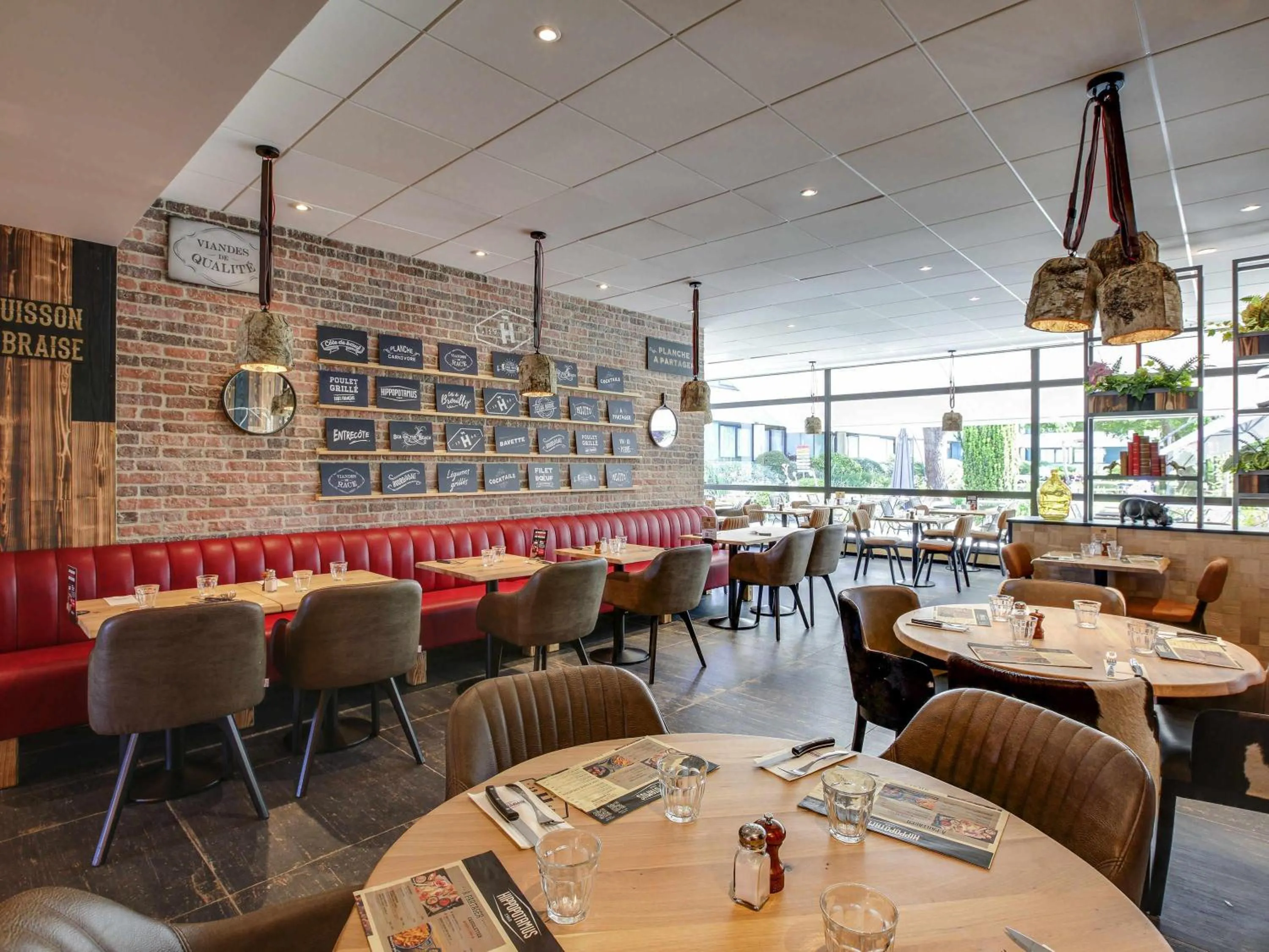 Restaurant/places to eat in Novotel Bordeaux Mérignac