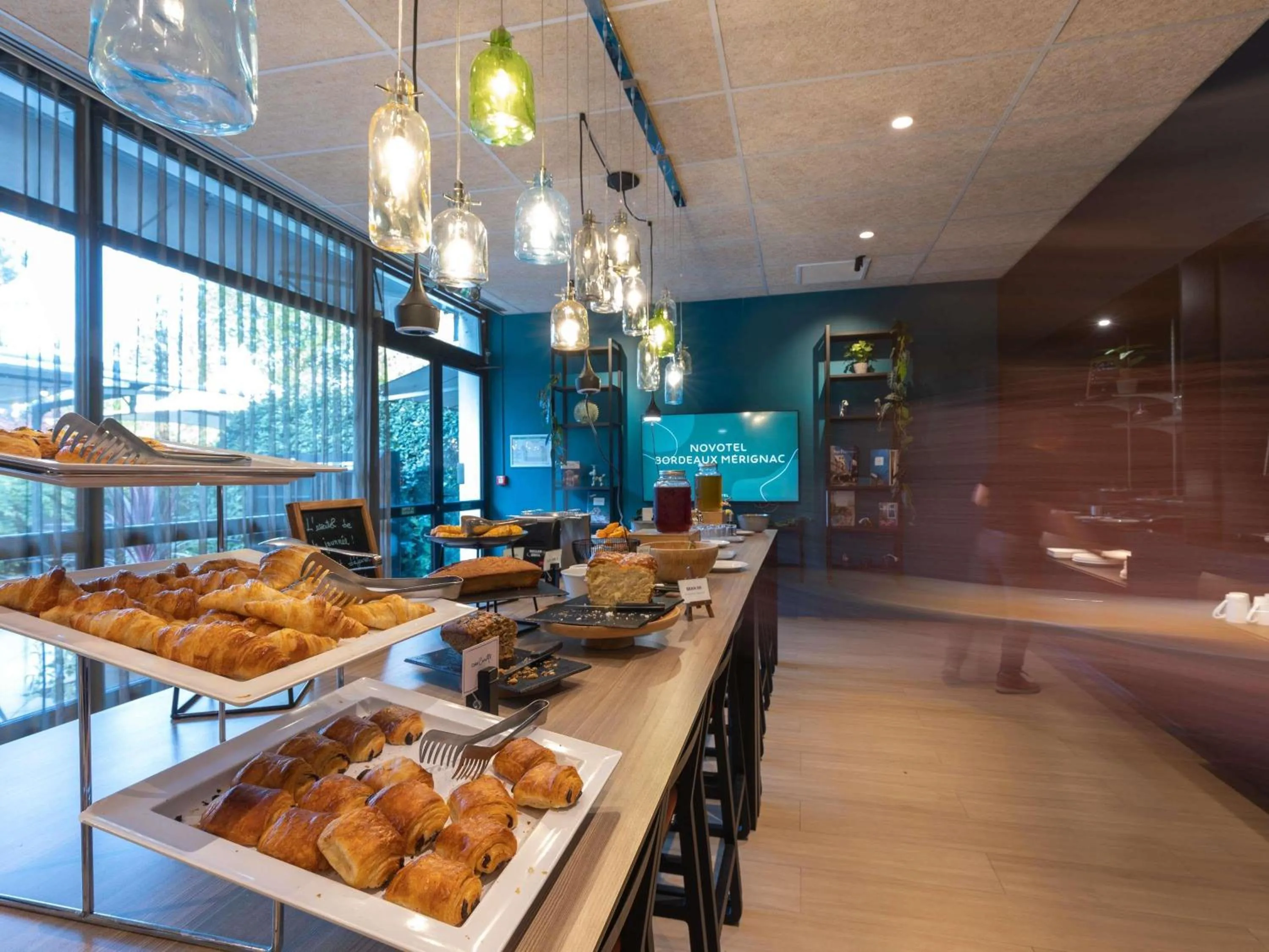 Restaurant/places to eat in Novotel Bordeaux Mérignac