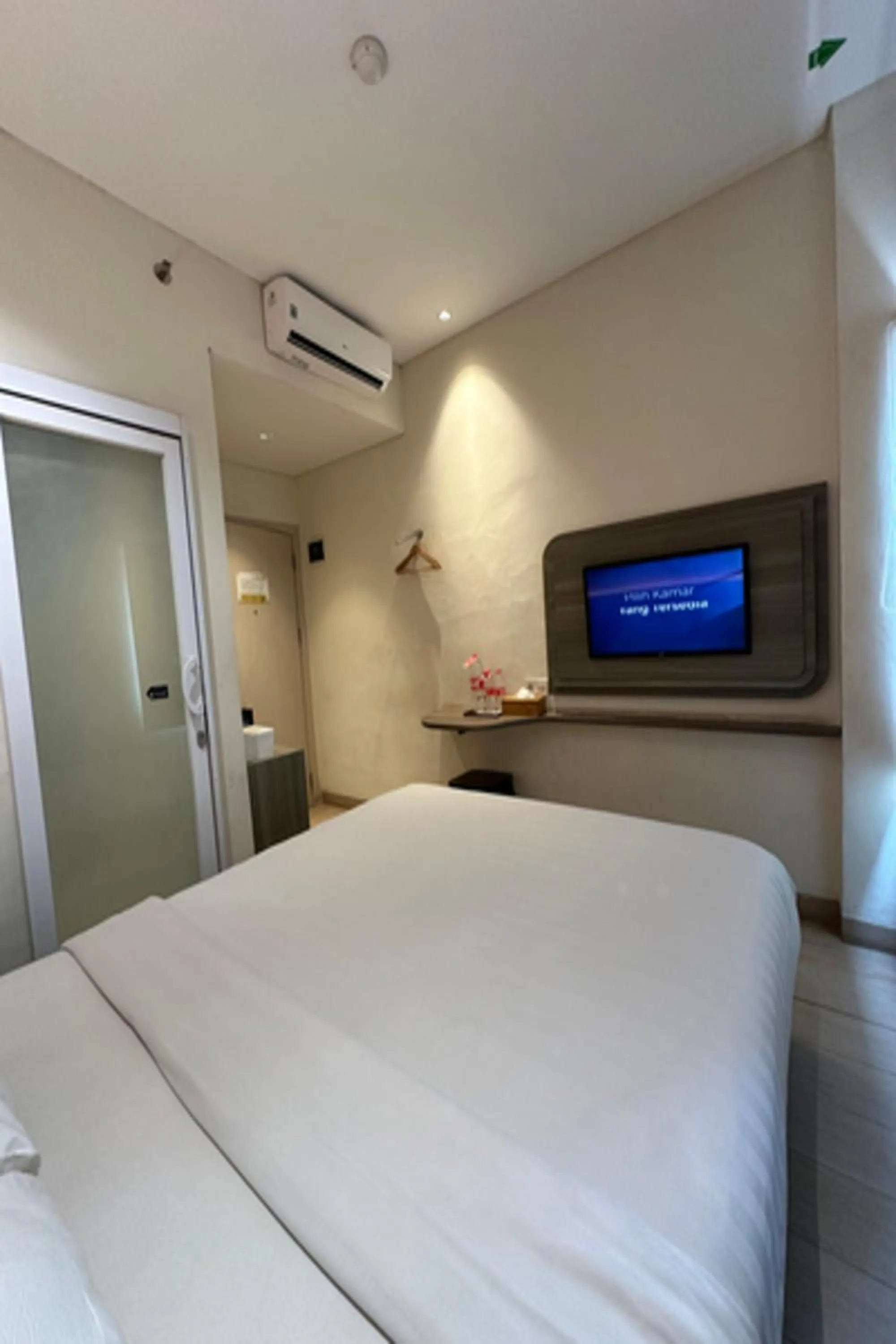 room service, Bed in Hotel 88 Alun Alun Bandung By WH