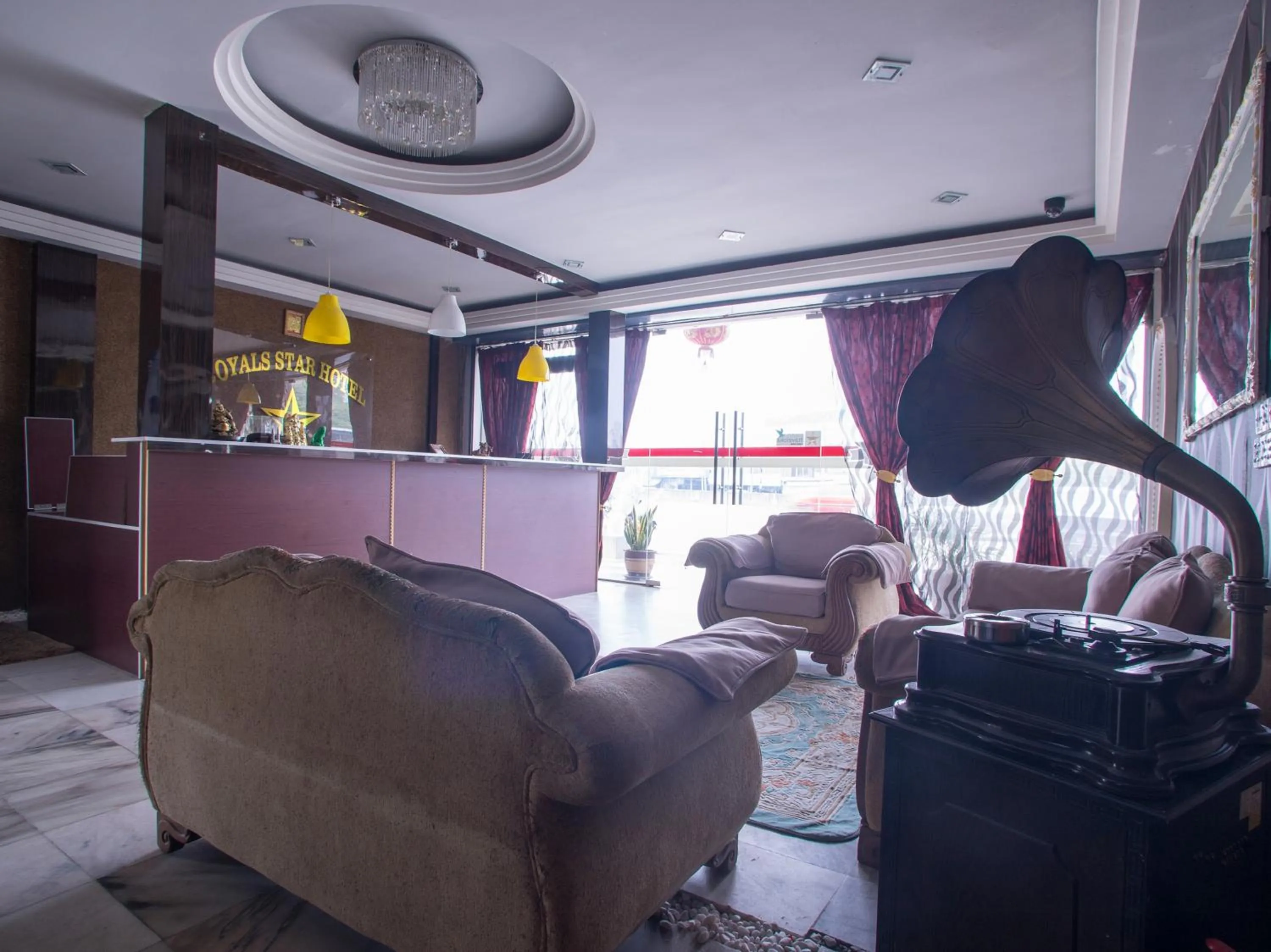 Lobby or reception in OYO 44010 Royals Star Hotel