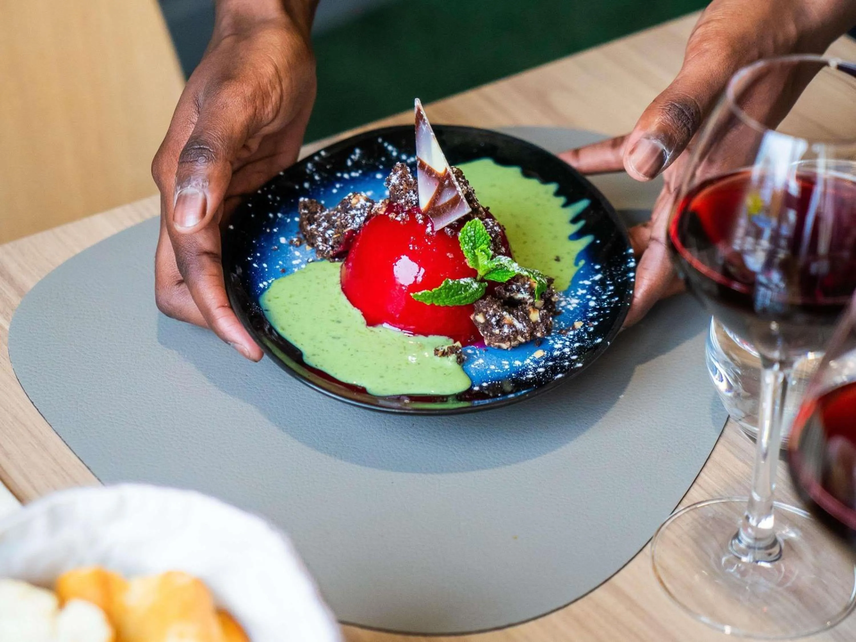 Restaurant/places to eat in Novotel Bourges