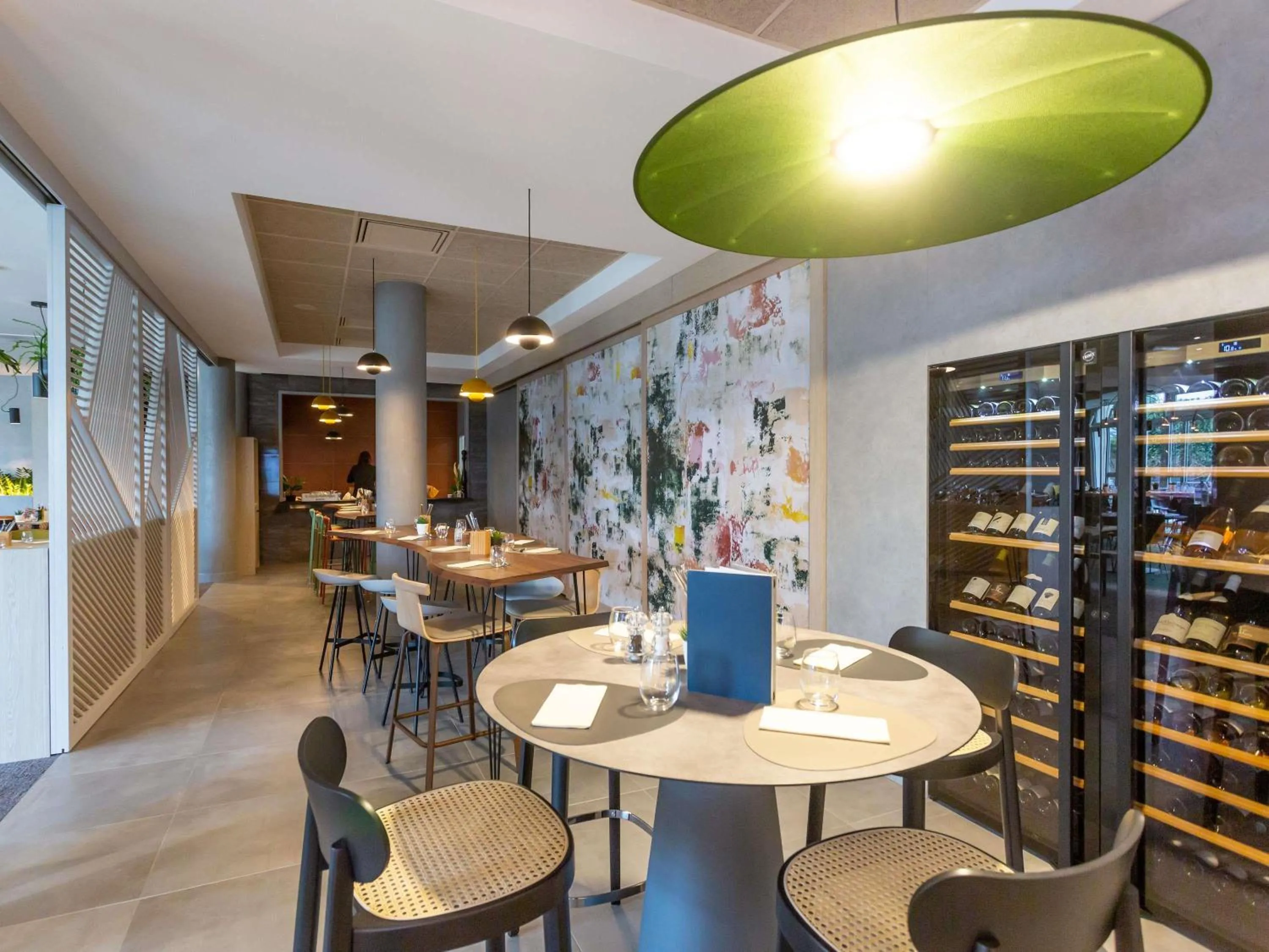 Restaurant/places to eat in Novotel Bourges