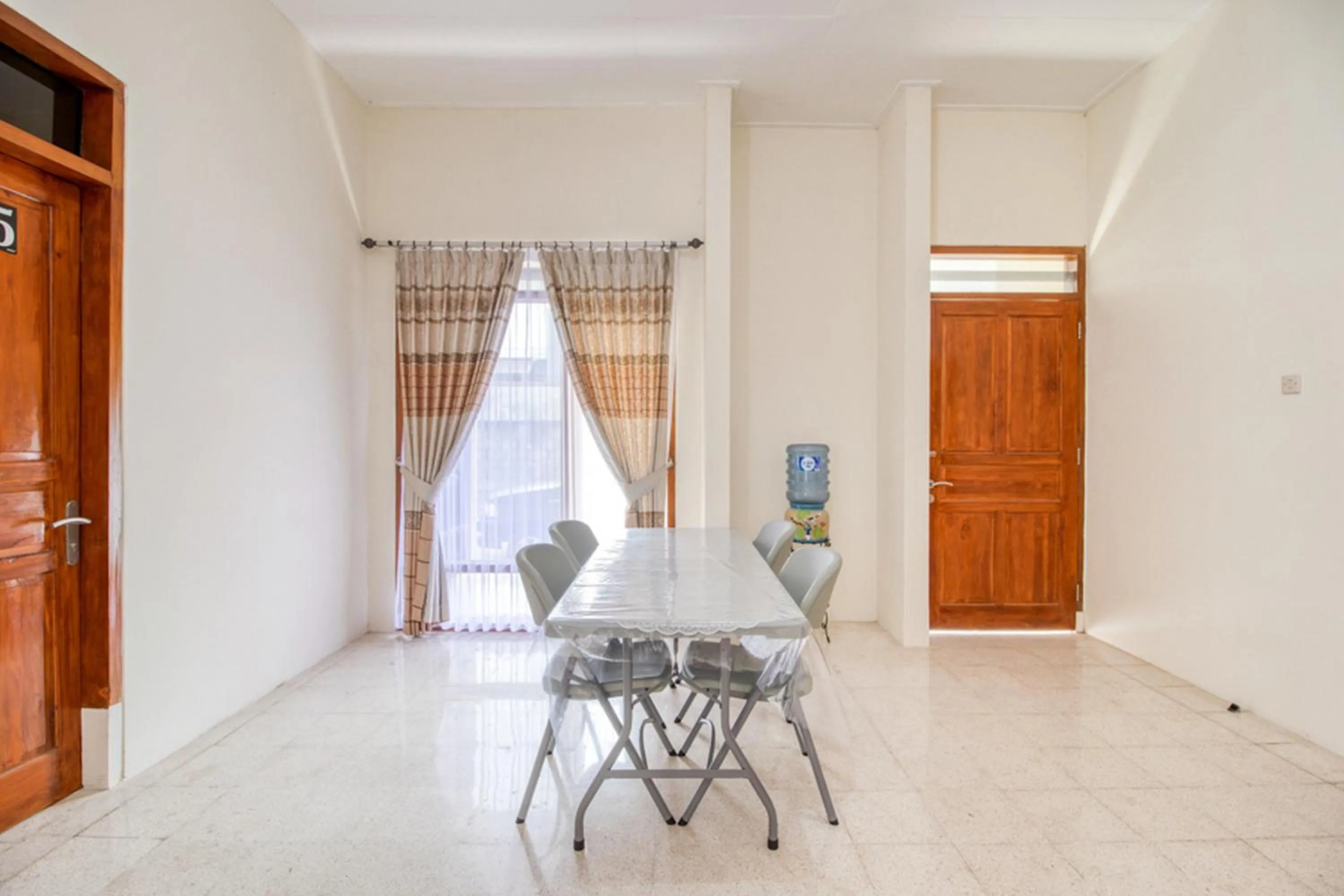 Facade/entrance in RedDoorz near Universitas Gajah Mada