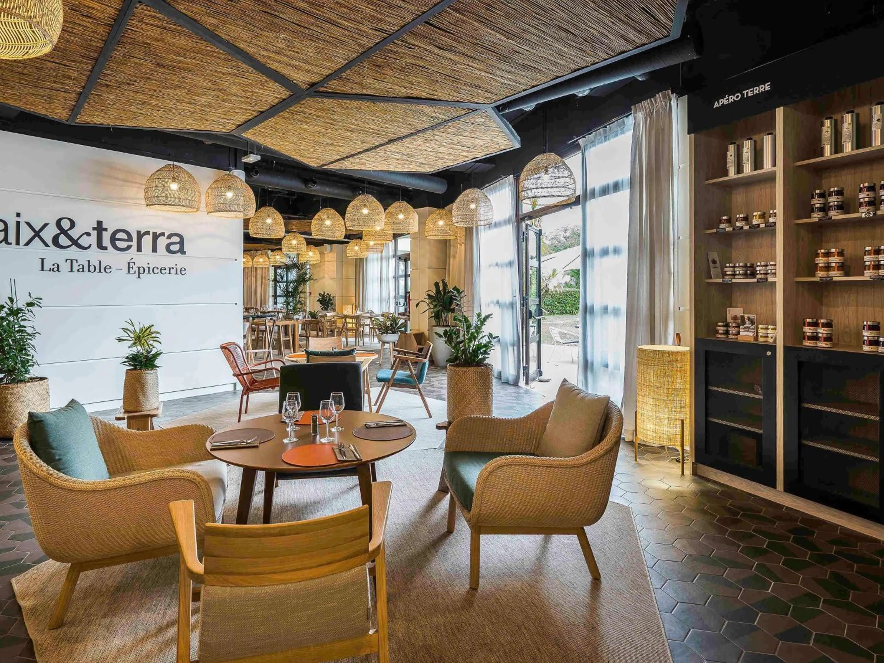 Restaurant/places to eat in Mercure Cannes Mandelieu