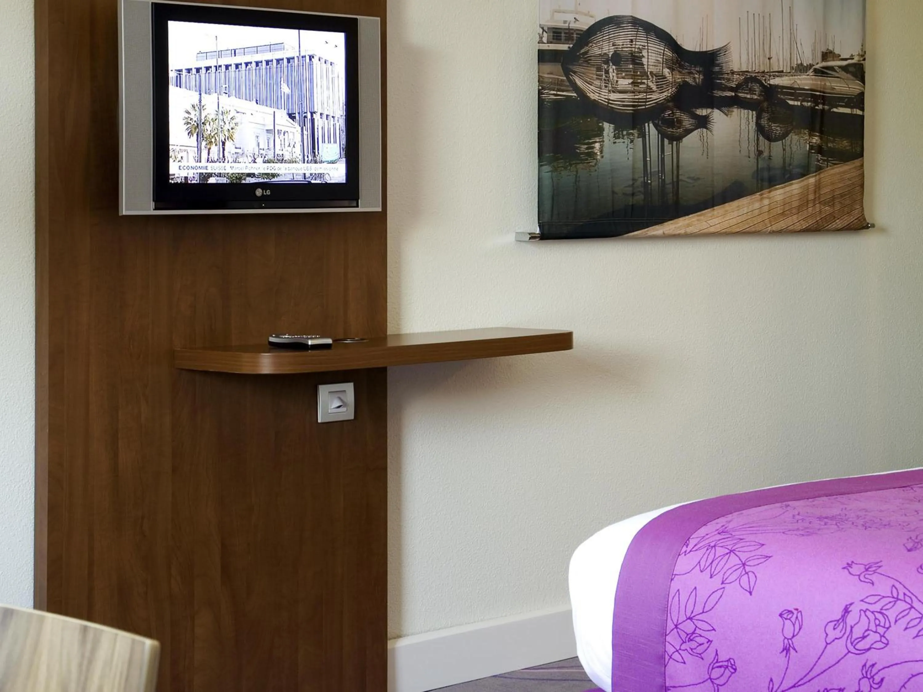 Bedroom, Bed in Mercure Cannes Mandelieu