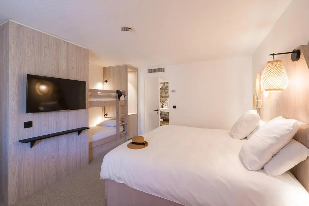 Bed in Mercure Cannes Mandelieu