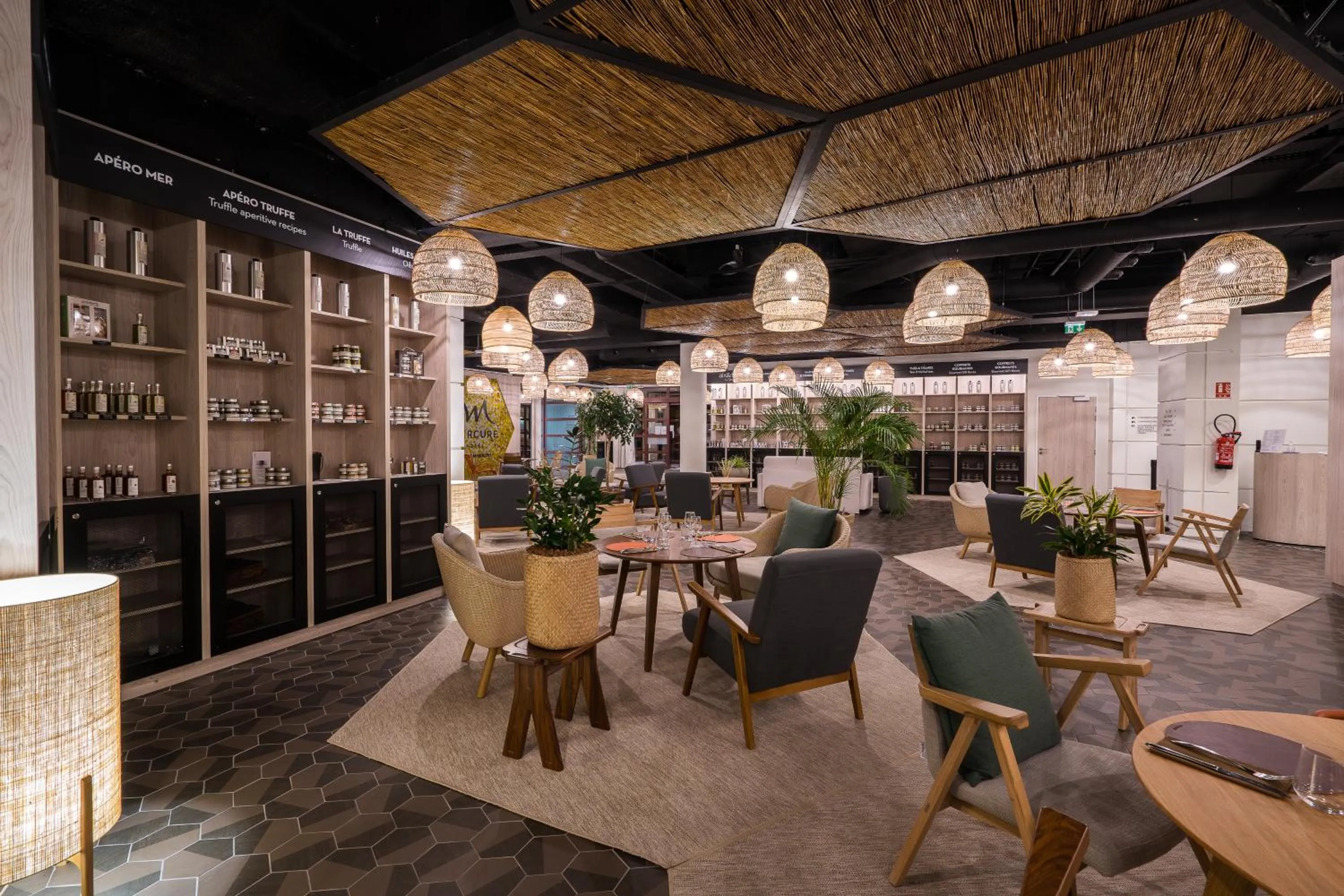 Restaurant/places to eat in Mercure Cannes Mandelieu