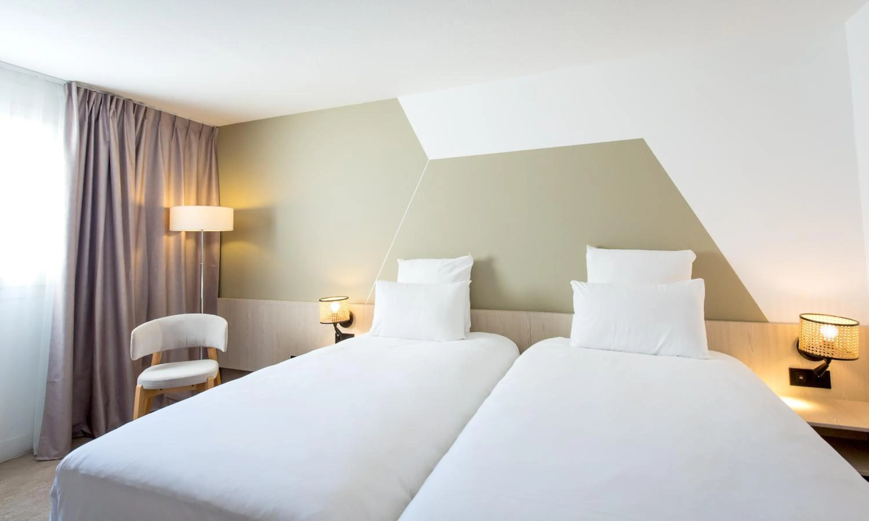 Bed in Mercure Cannes Mandelieu