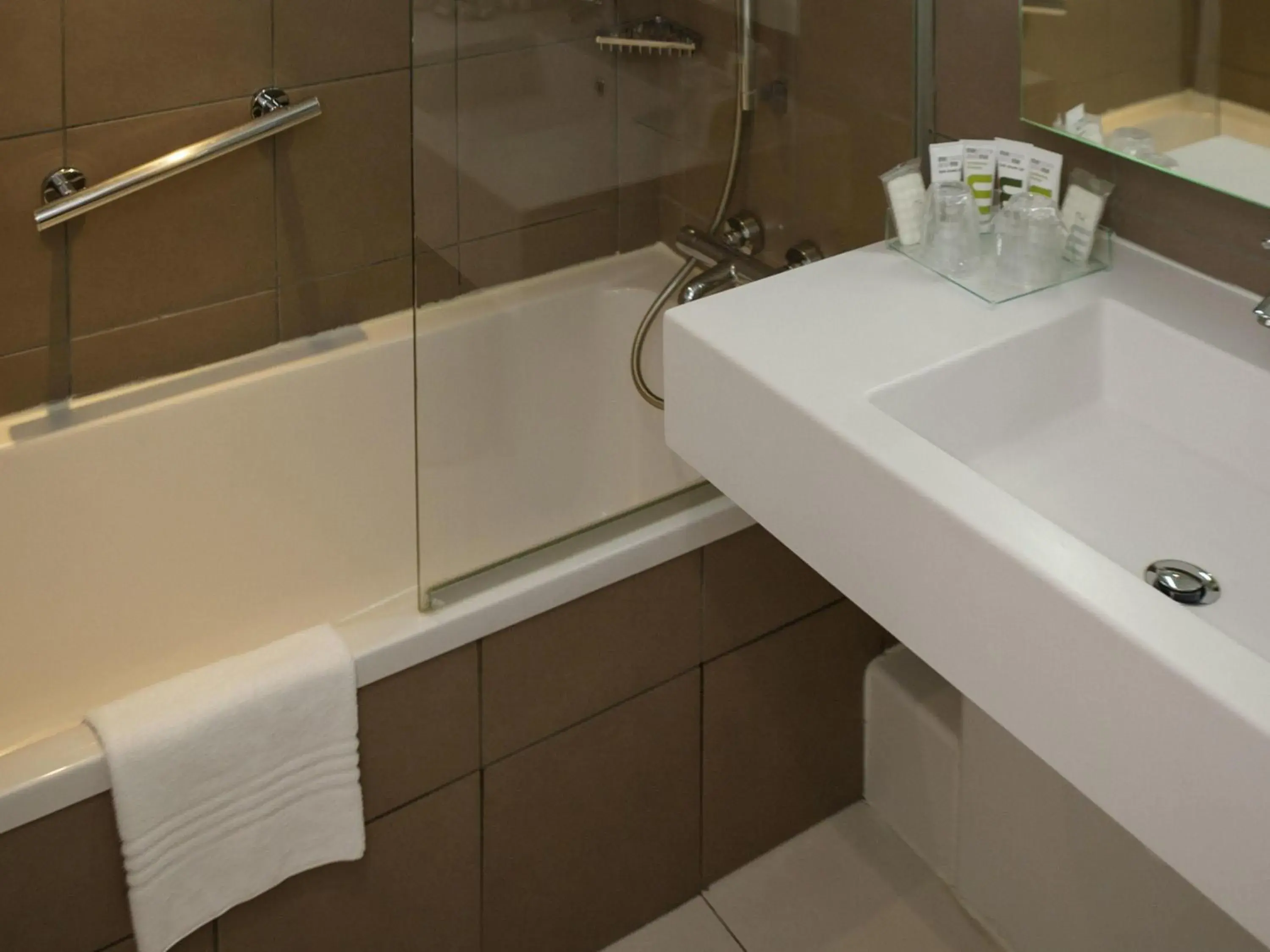 Bedroom in Mercure Cannes Mandelieu Bedroom in Mercure Cannes Mandelieu