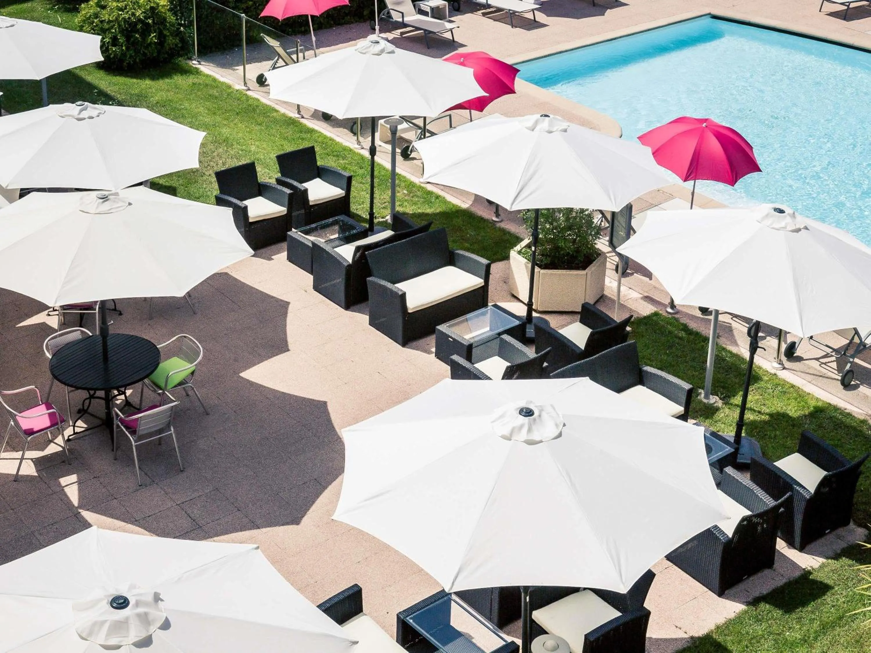 Pool view in Mercure Cannes Mandelieu