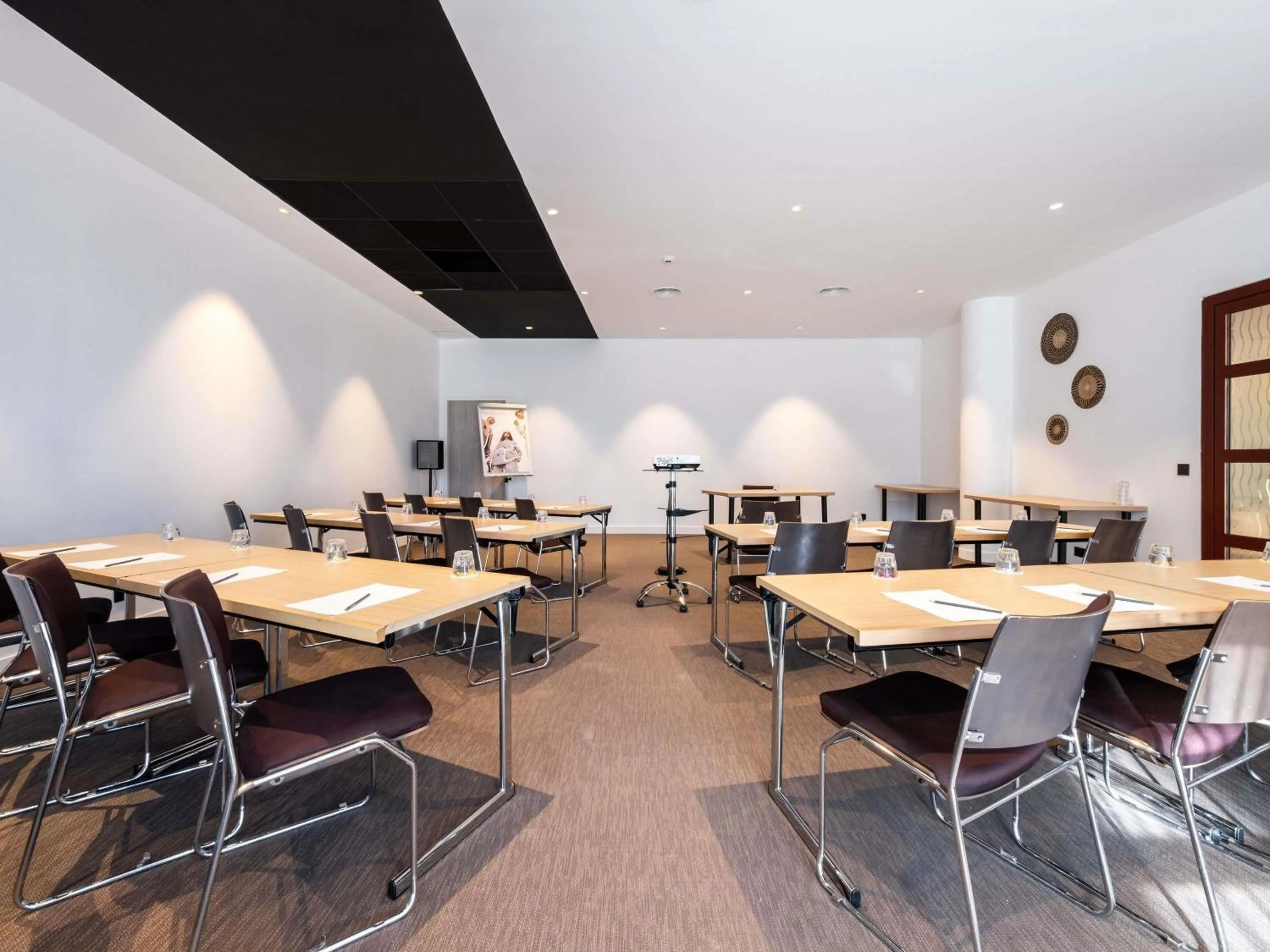 Meeting/conference room in Mercure Cannes Mandelieu