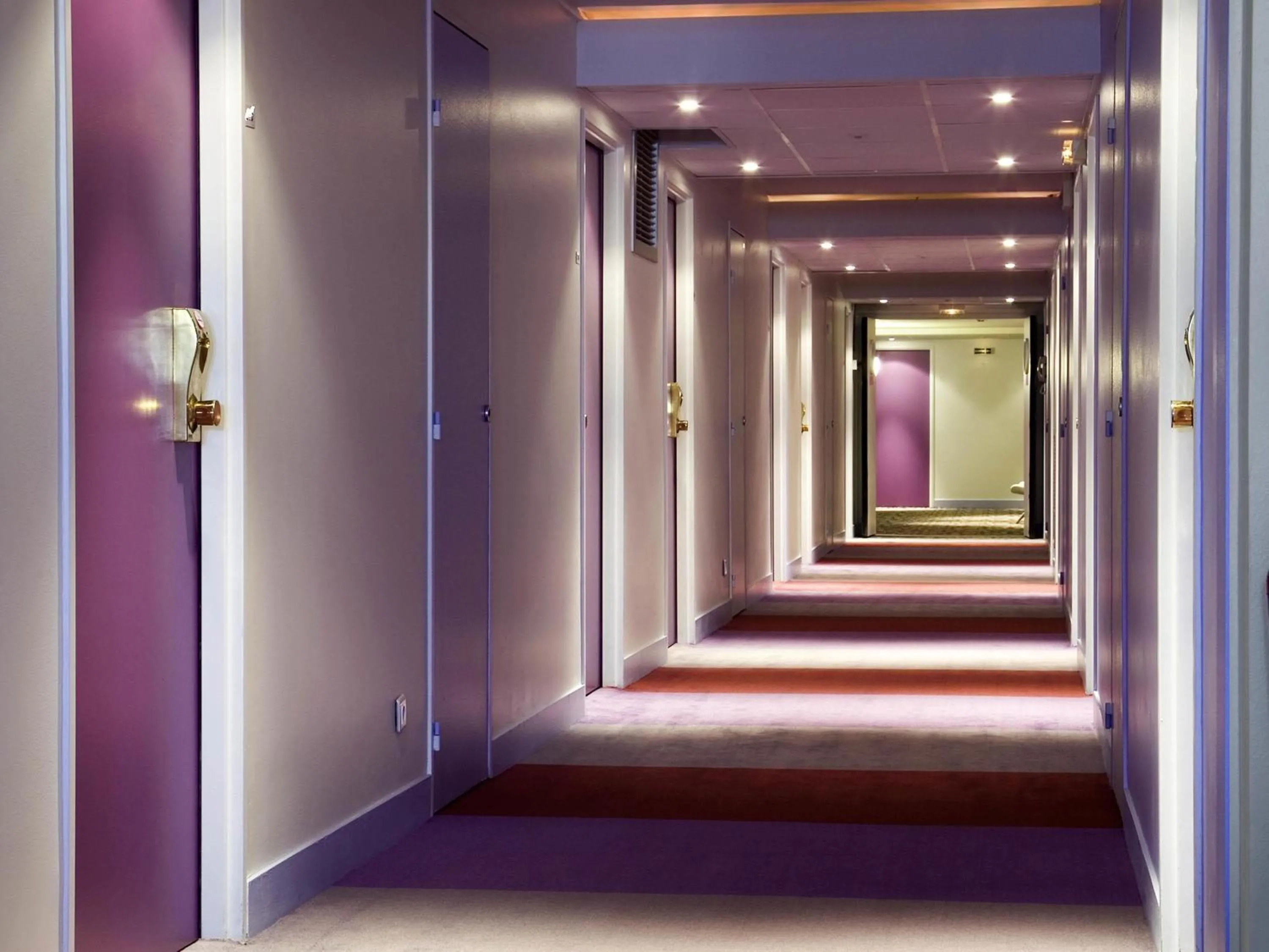 Bedroom in Mercure Cannes Mandelieu