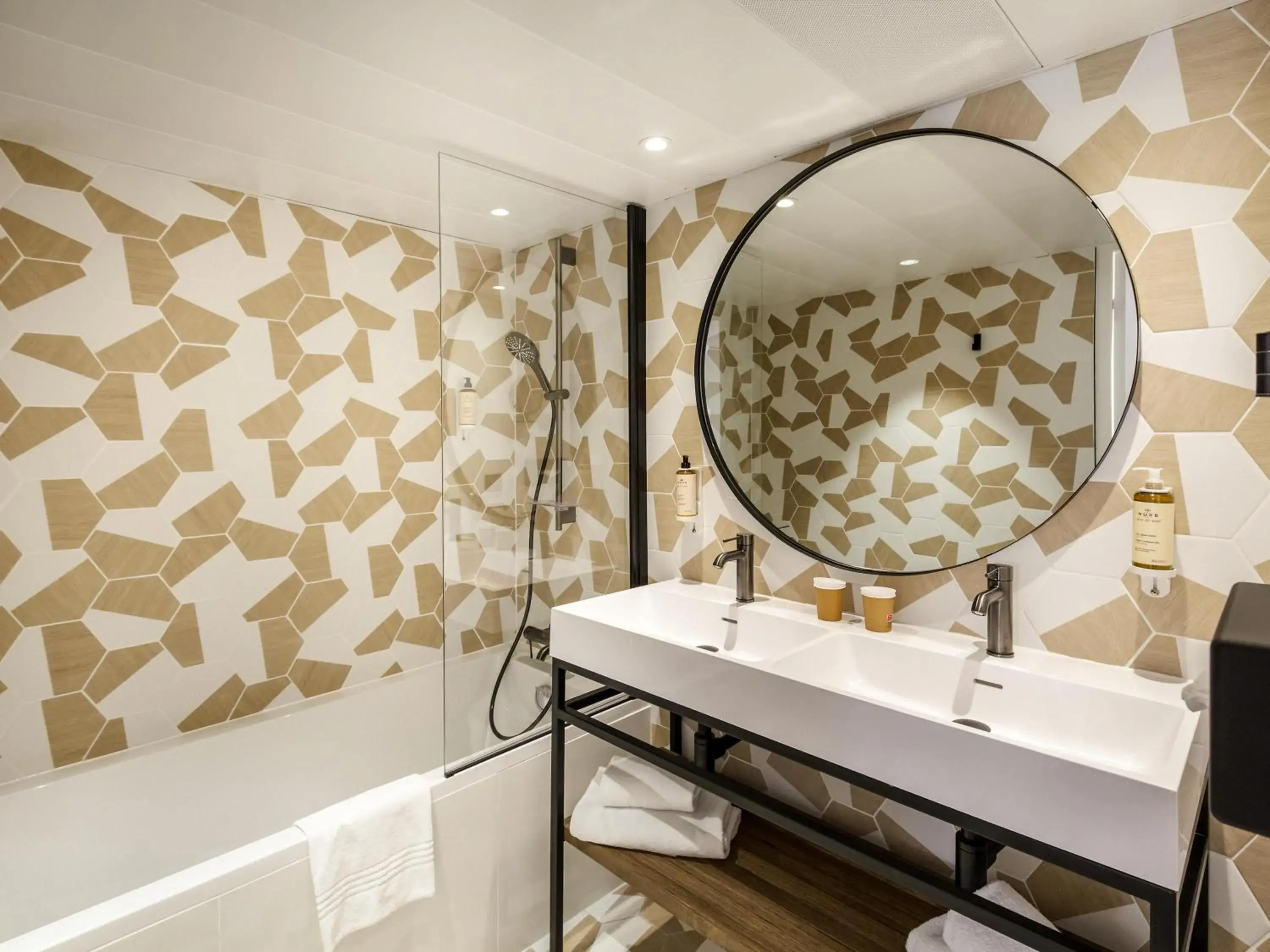 Bedroom in Mercure Cannes Mandelieu Bedroom in Mercure Cannes Mandelieu