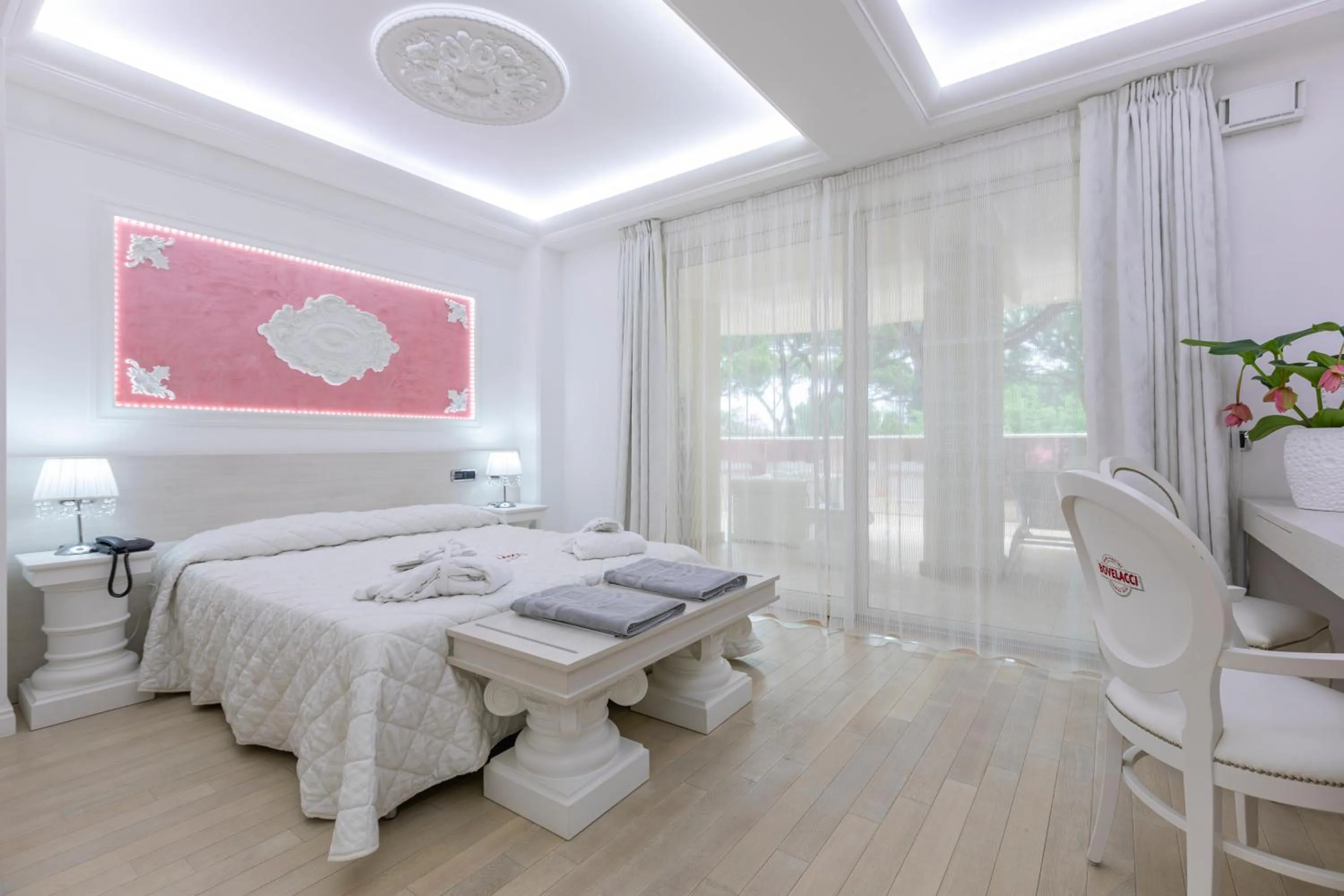 Photo of the whole room, Bed in Boutique Hotel Paradiso Bovelacci