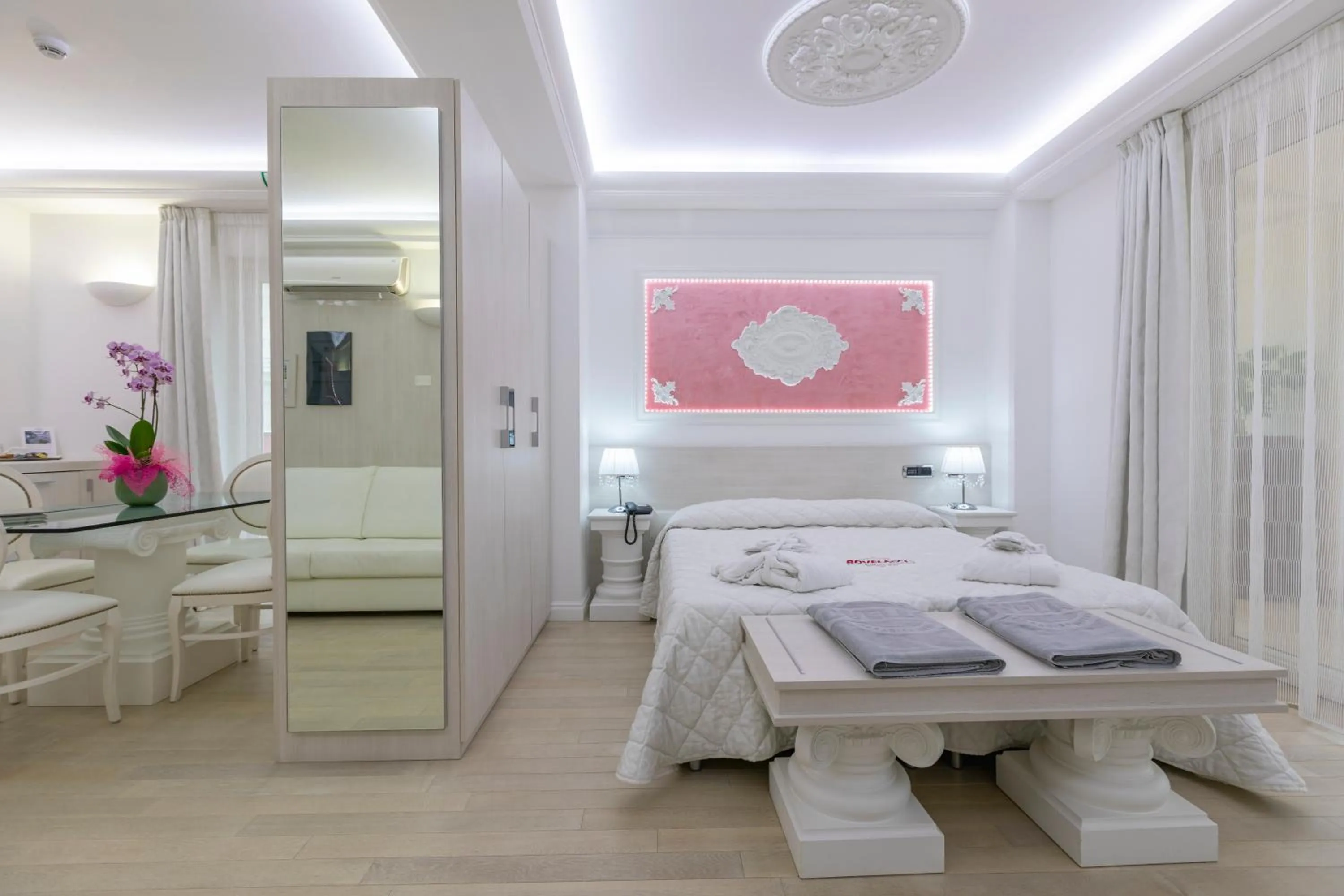 Photo of the whole room, Bed in Boutique Hotel Paradiso Bovelacci