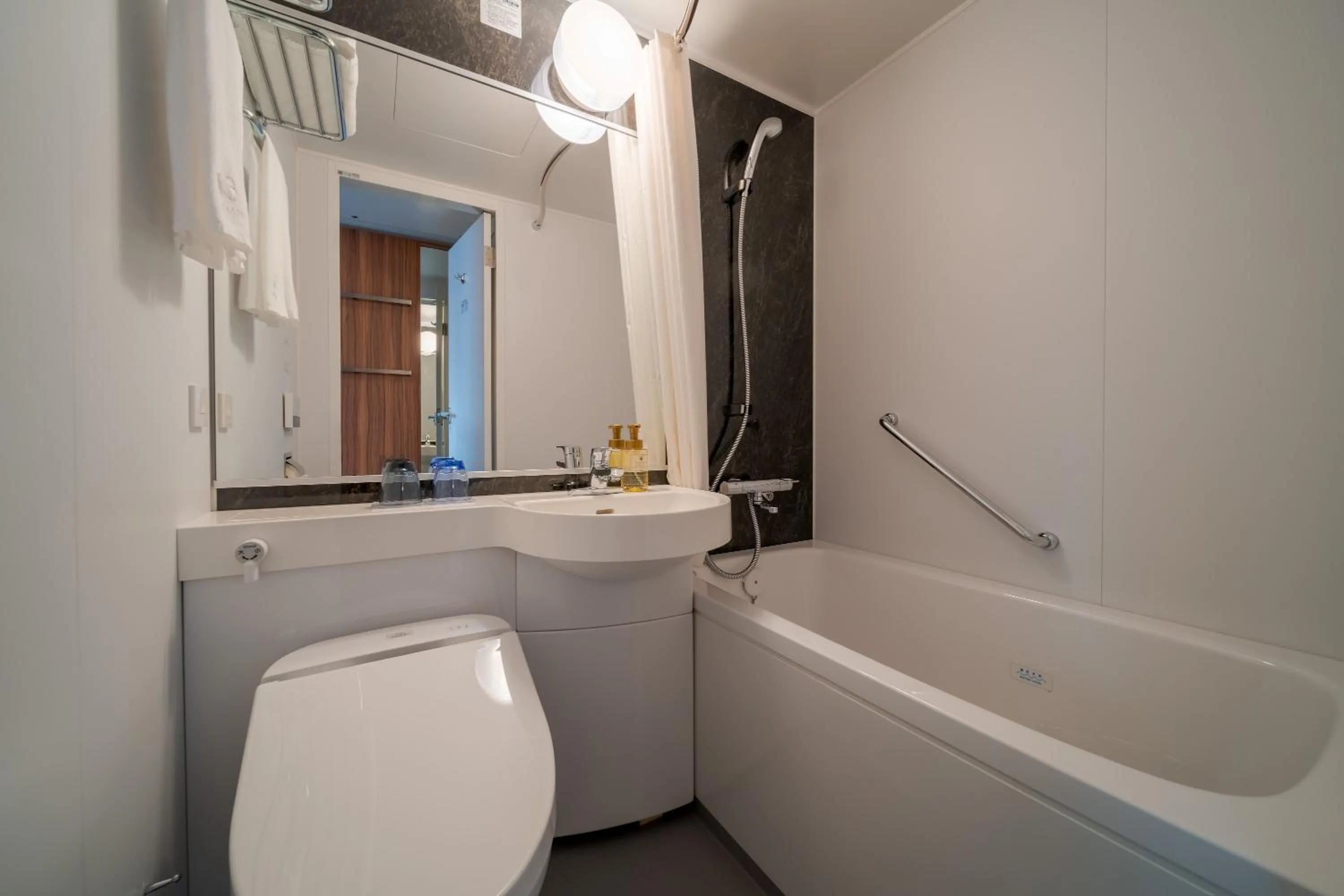 Bathroom in Via Inn Prime Hiroshima Shinkansenguchi