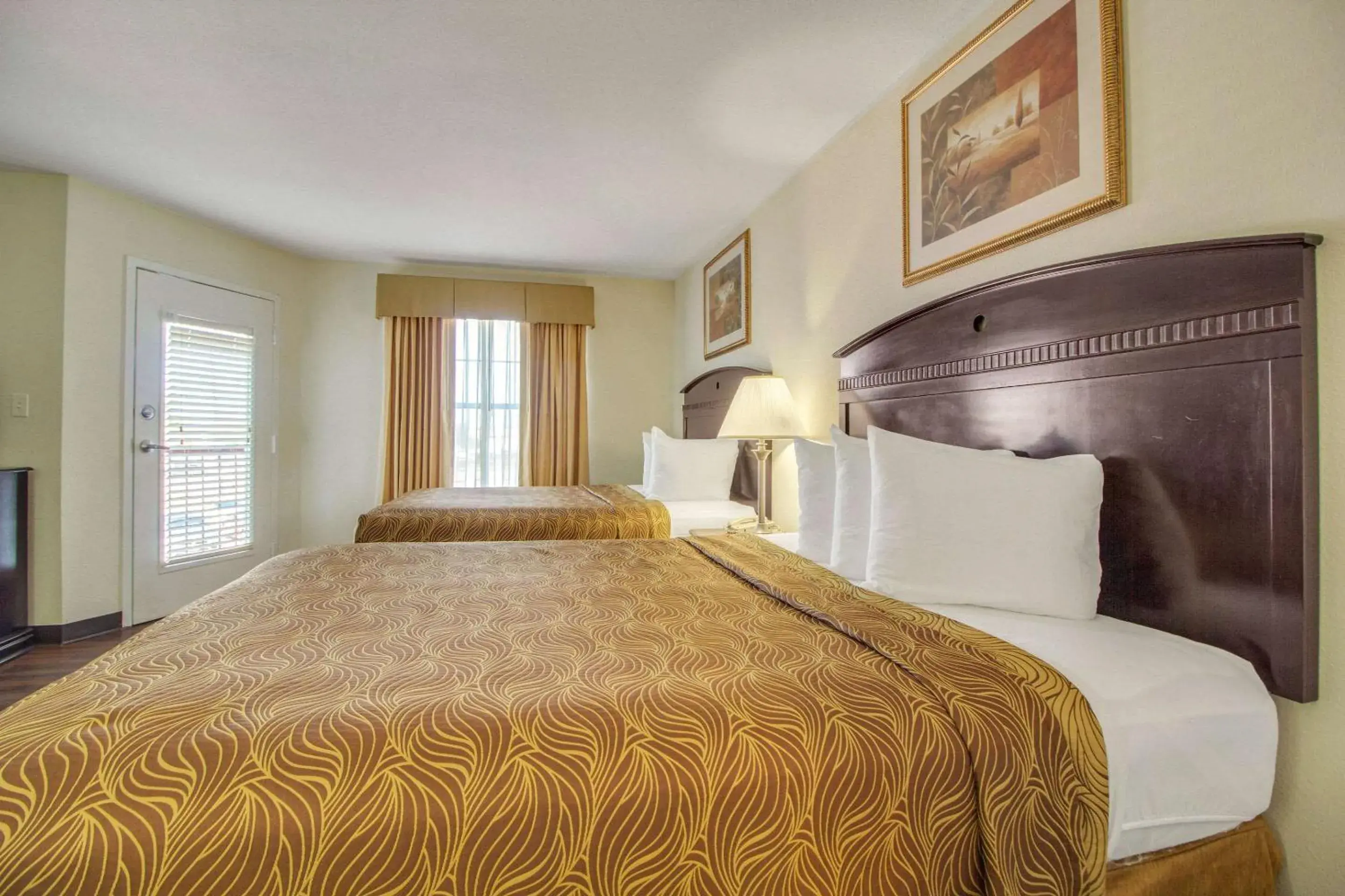 Bedroom, Bed in MainStay Suites Texas Medical Center-Reliant Park Bedroom, Bed in MainStay Suites Texas Medical Center-Reliant Park