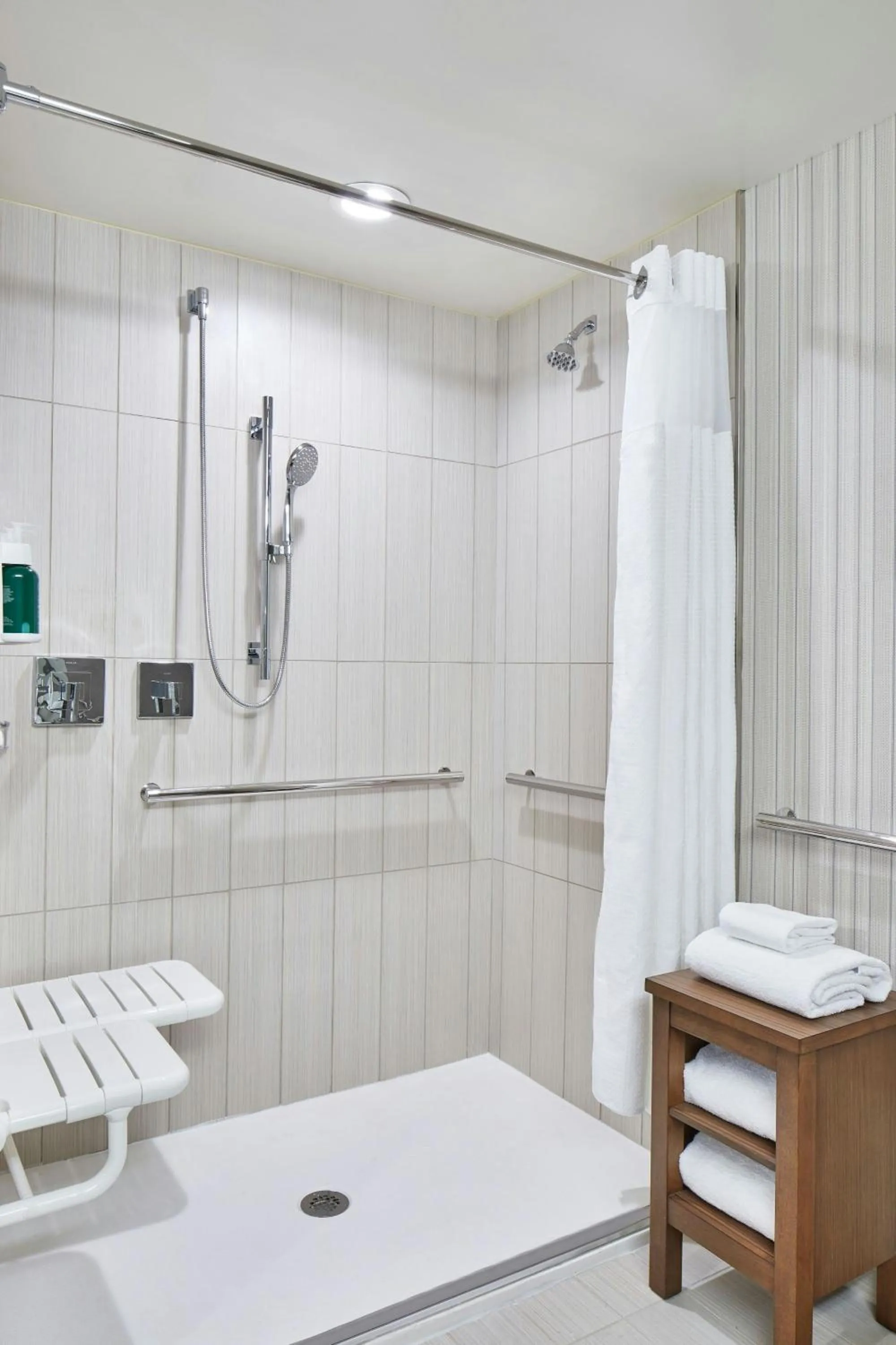 Bathroom in Courtyard Baltimore Downtown/McHenry Row