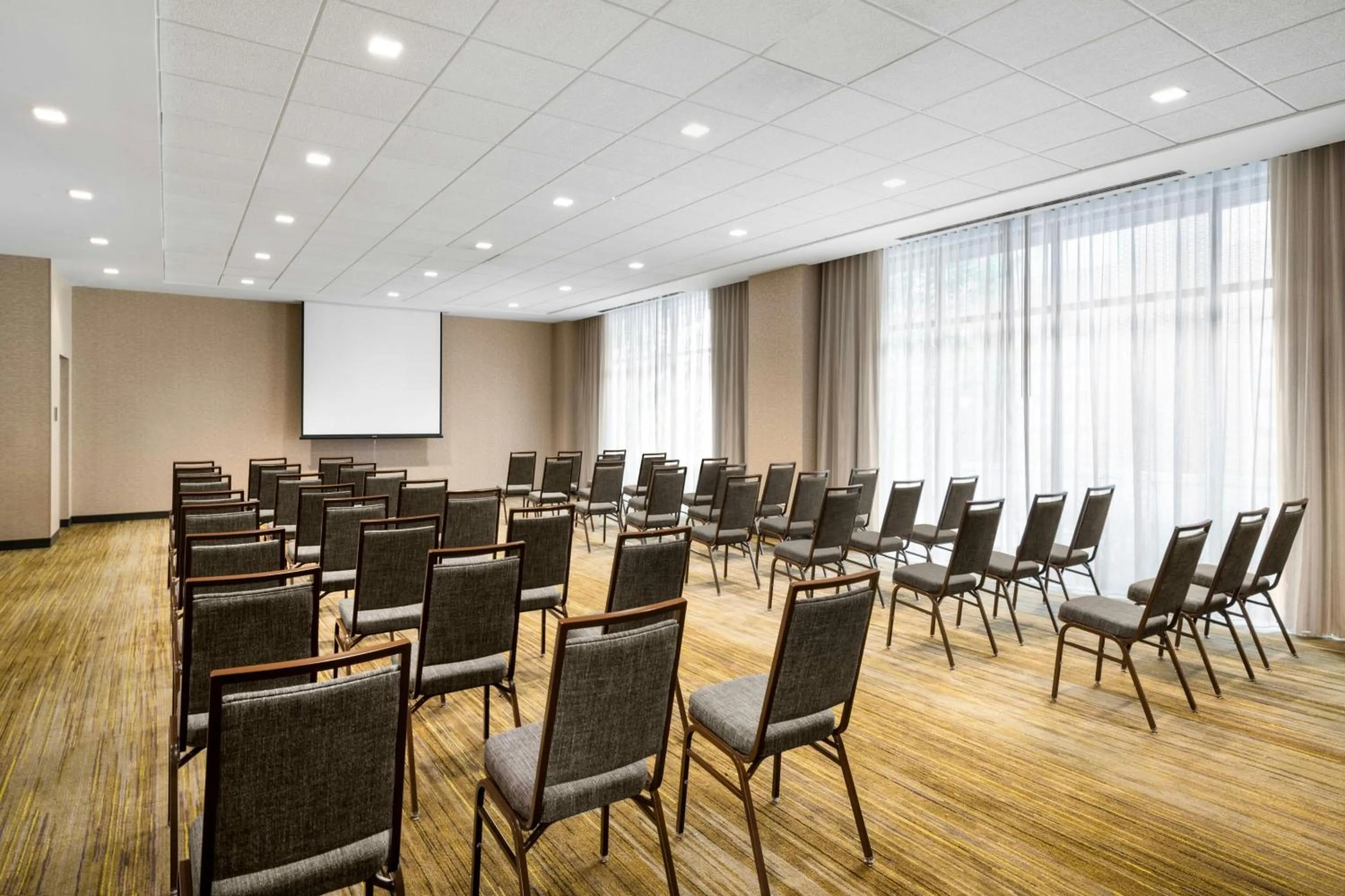 Meeting/conference room in Courtyard Baltimore Downtown/McHenry Row