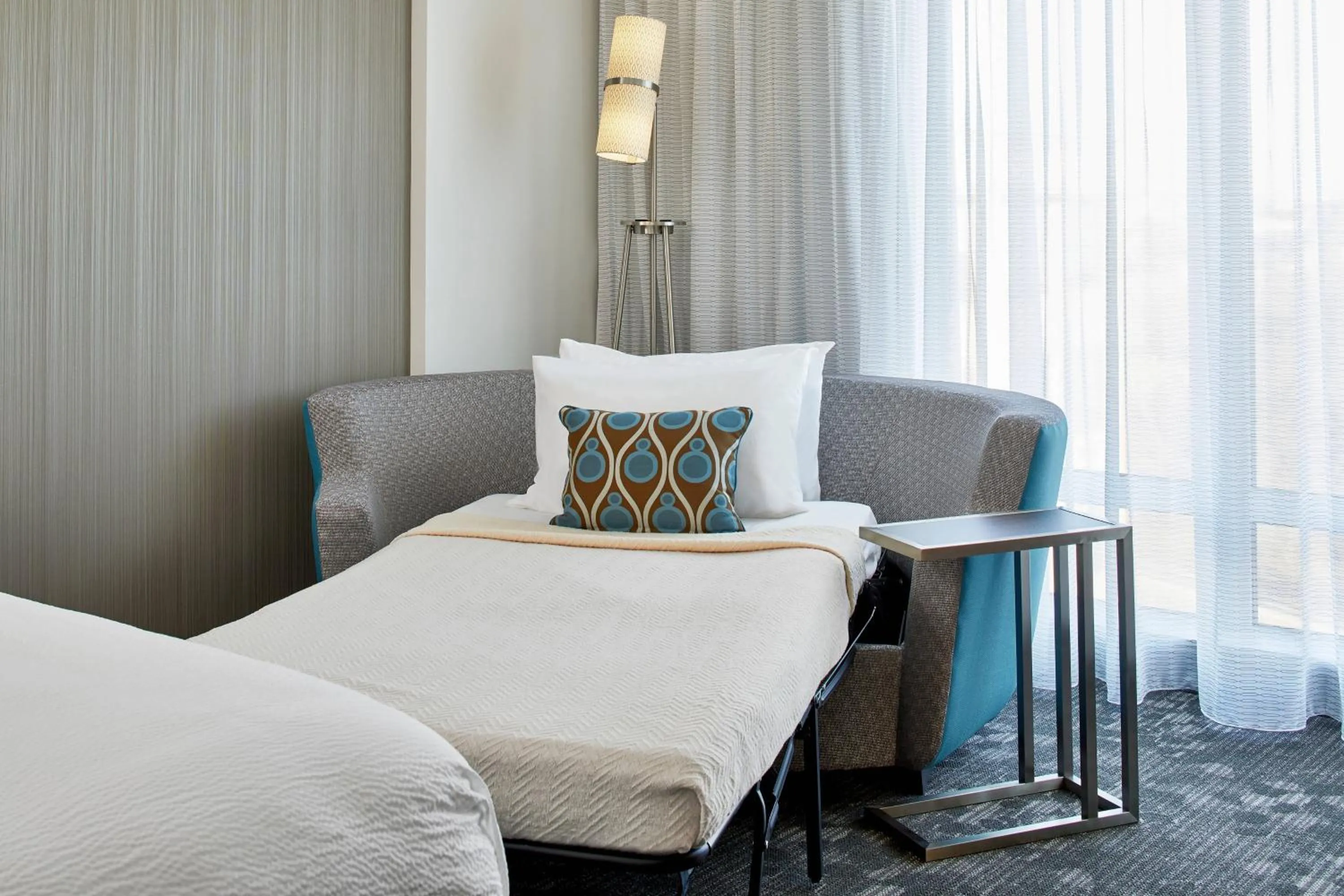 Photo of the whole room, Bed in Courtyard Baltimore Downtown/McHenry Row