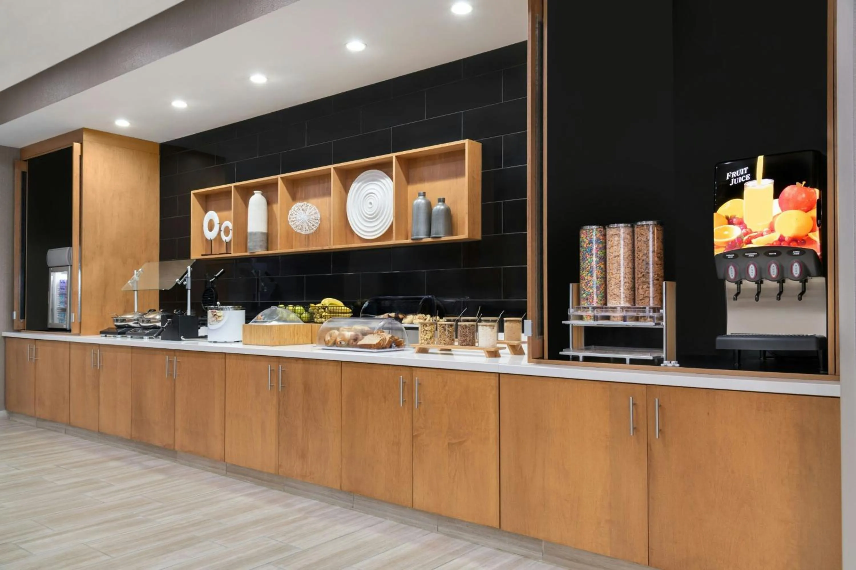 Breakfast in SpringHill Suites by Marriott Holland