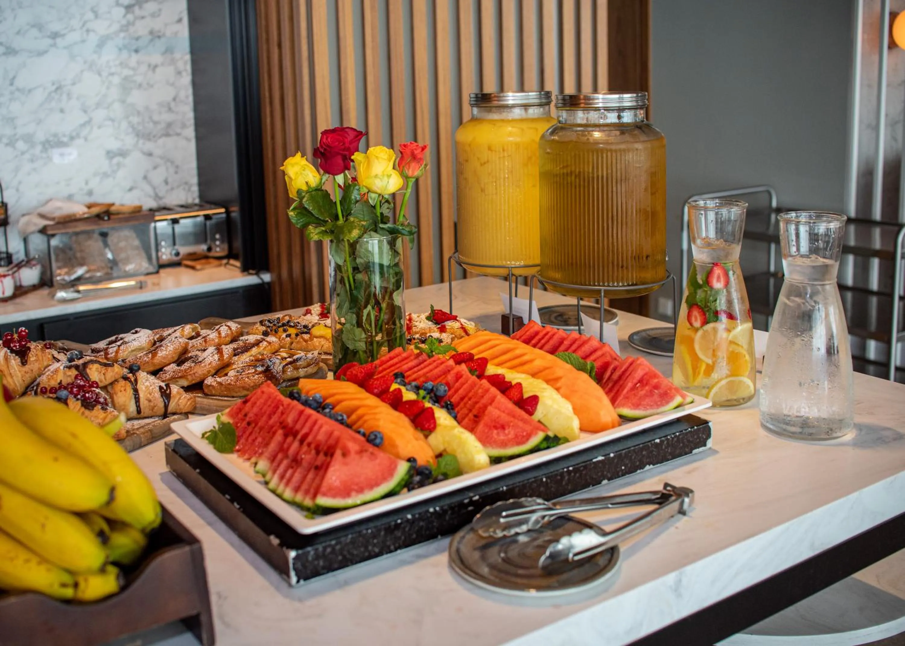 Buffet breakfast in Courtyard by Marriott Reykjavik Keflavik Airport