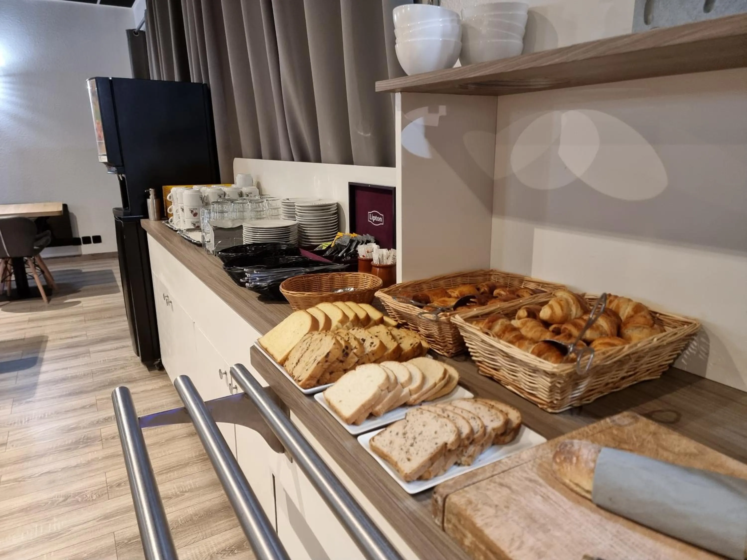 Buffet breakfast in Hôtel Restaurant Le Relais - Pau Nord