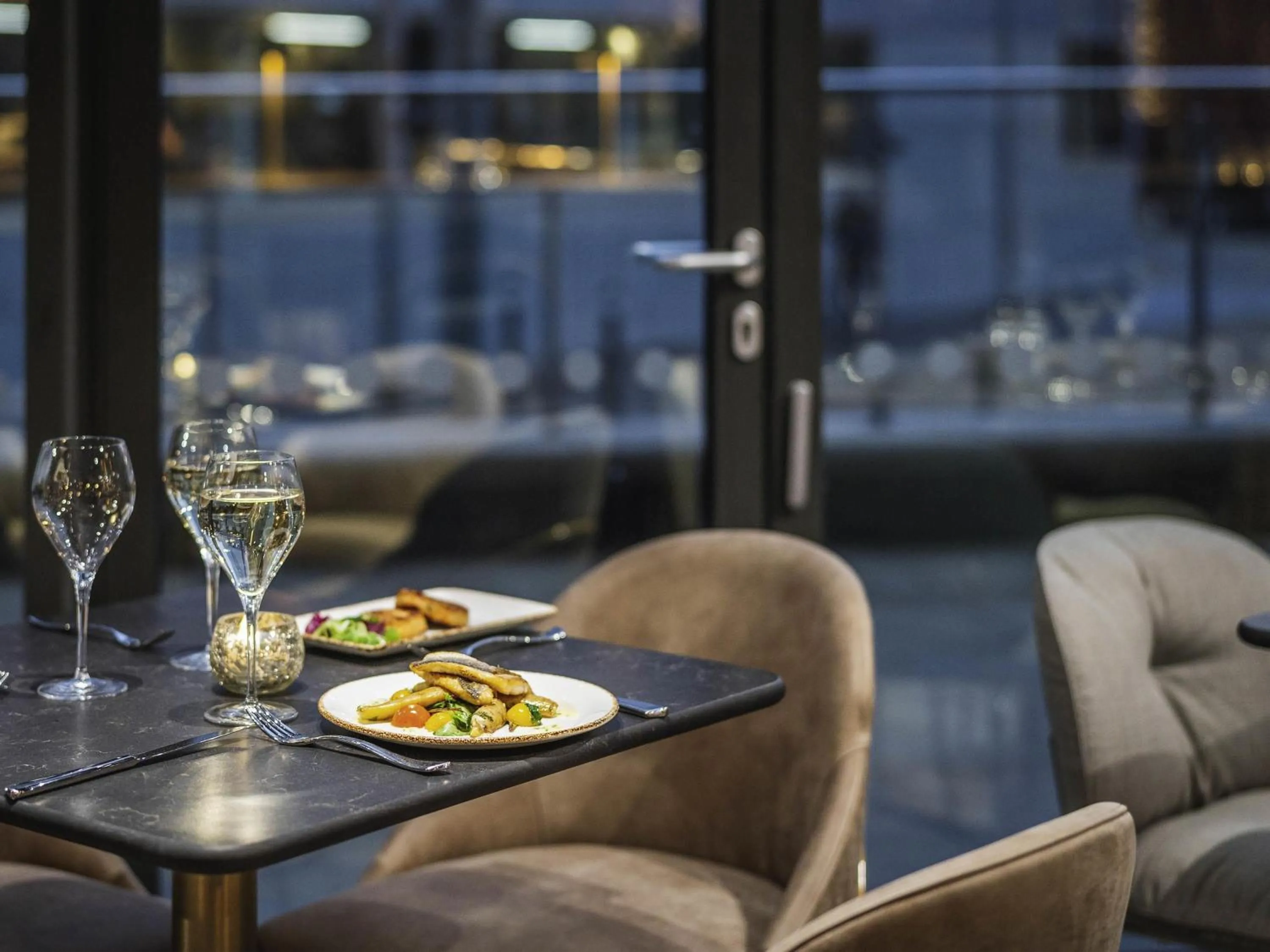 Restaurant/places to eat in Novotel Leicester