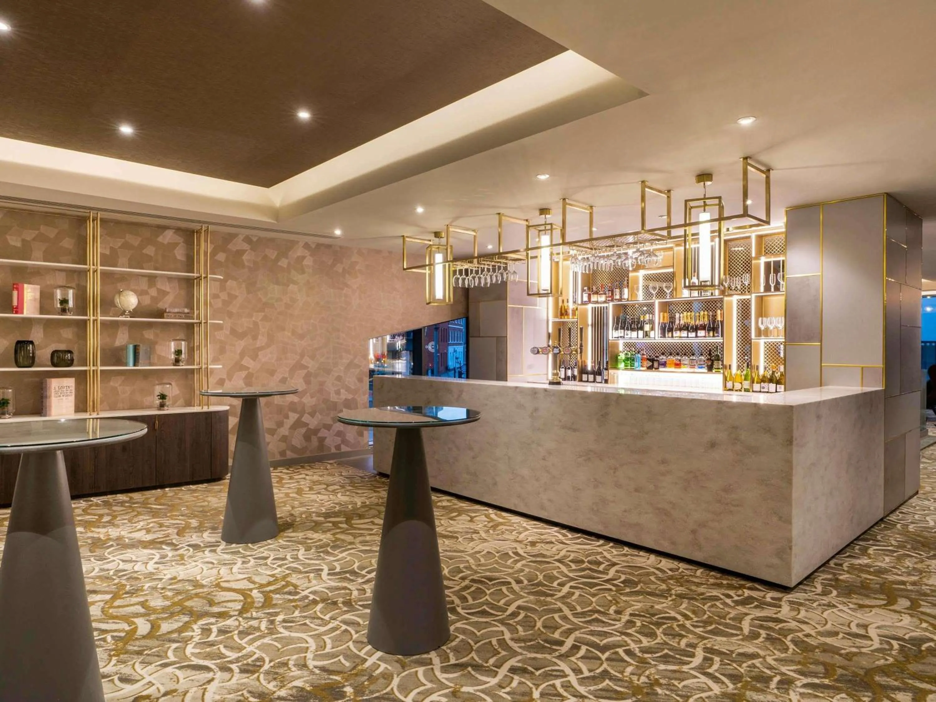 Lounge or bar in Novotel Leicester
