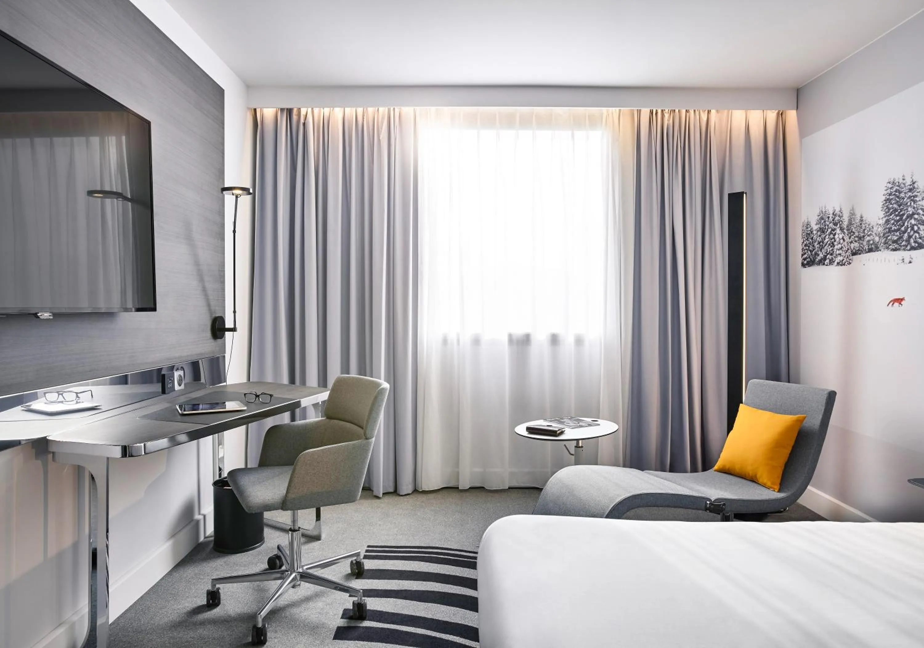 Bedroom, Bed in Novotel Leicester