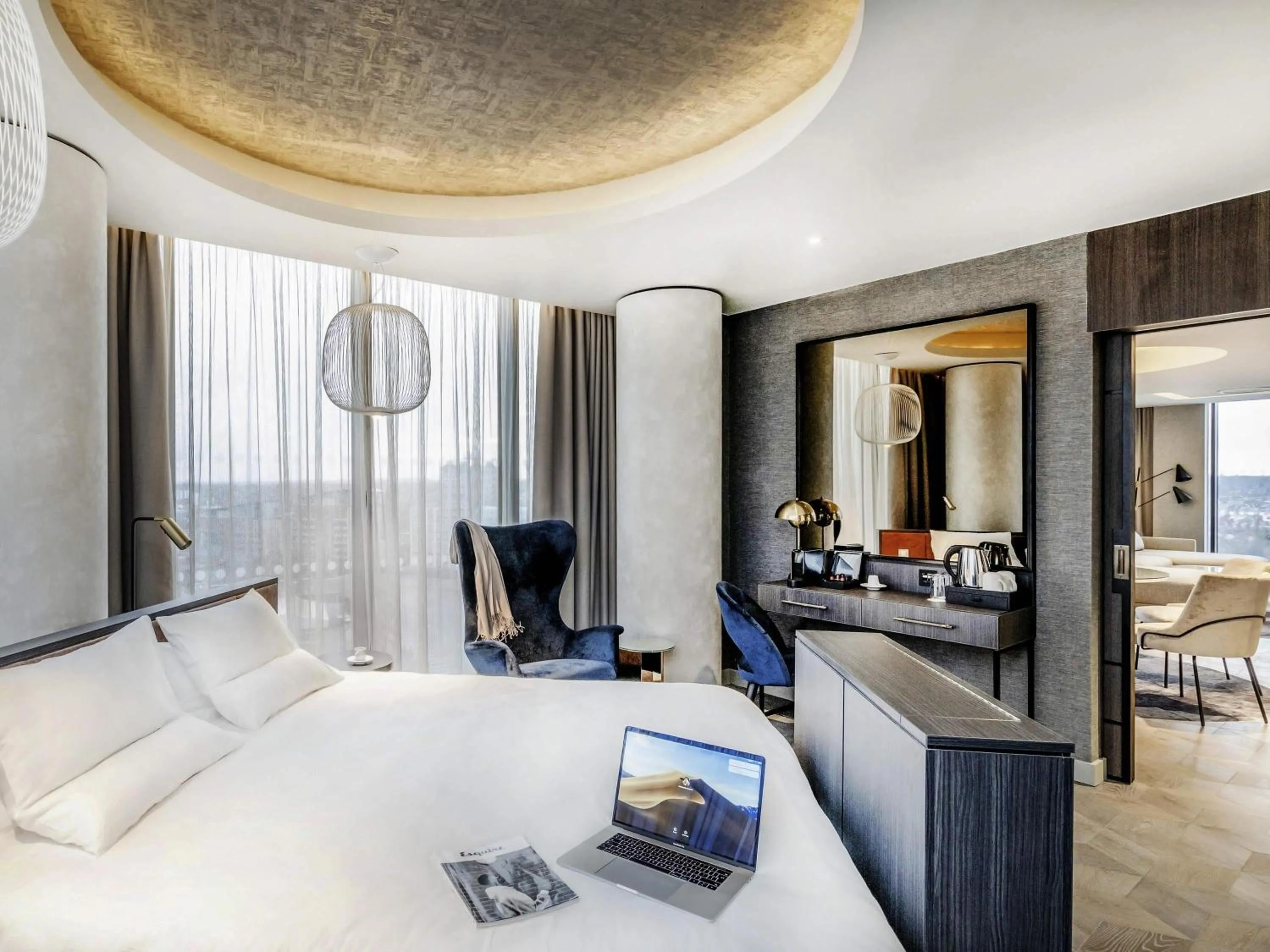 Bedroom, Bed in Novotel Leicester