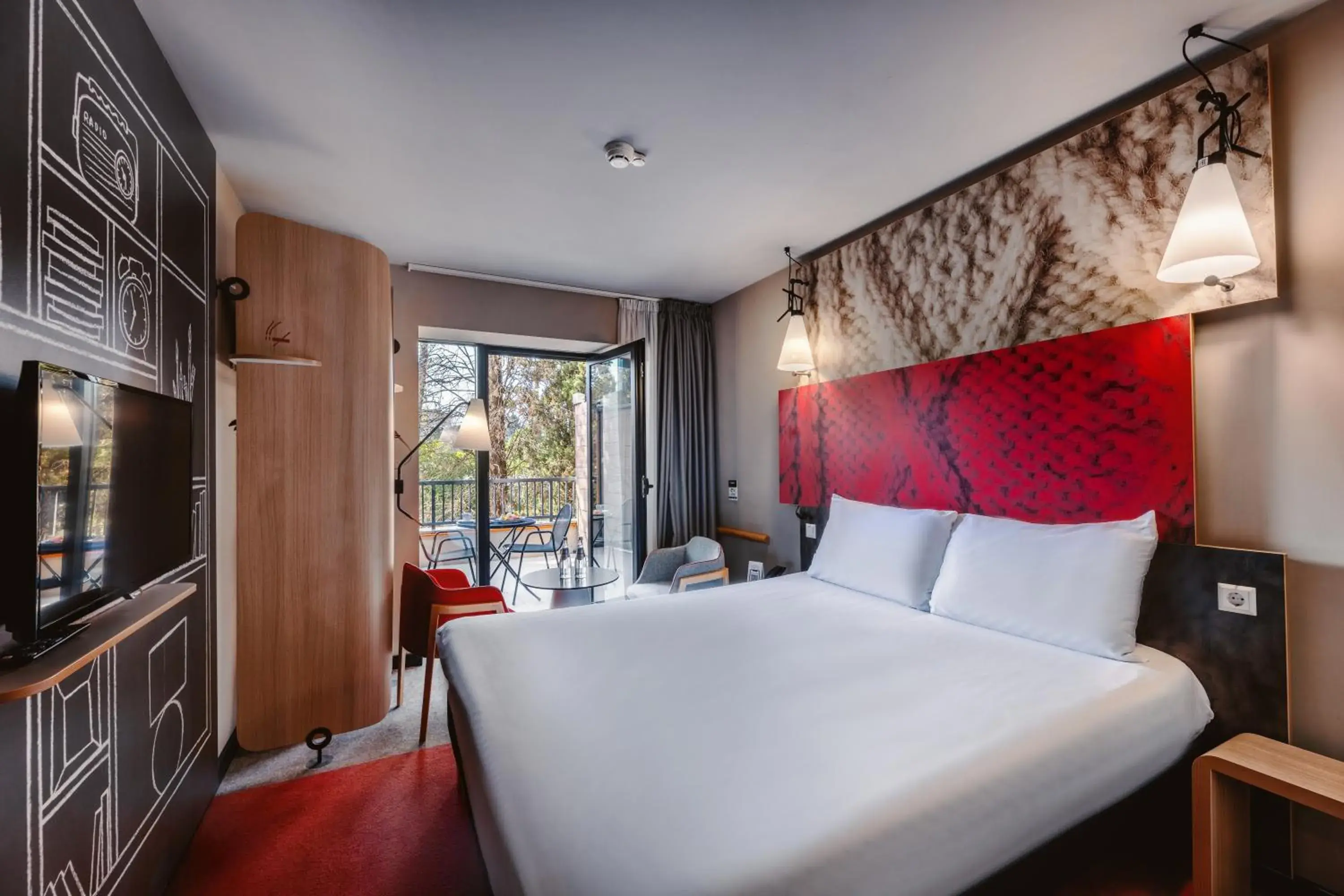 Superior Double Room with Balcony in ibis Tbilisi Stadium Superior Double Room with Balcony in ibis Tbilisi Stadium