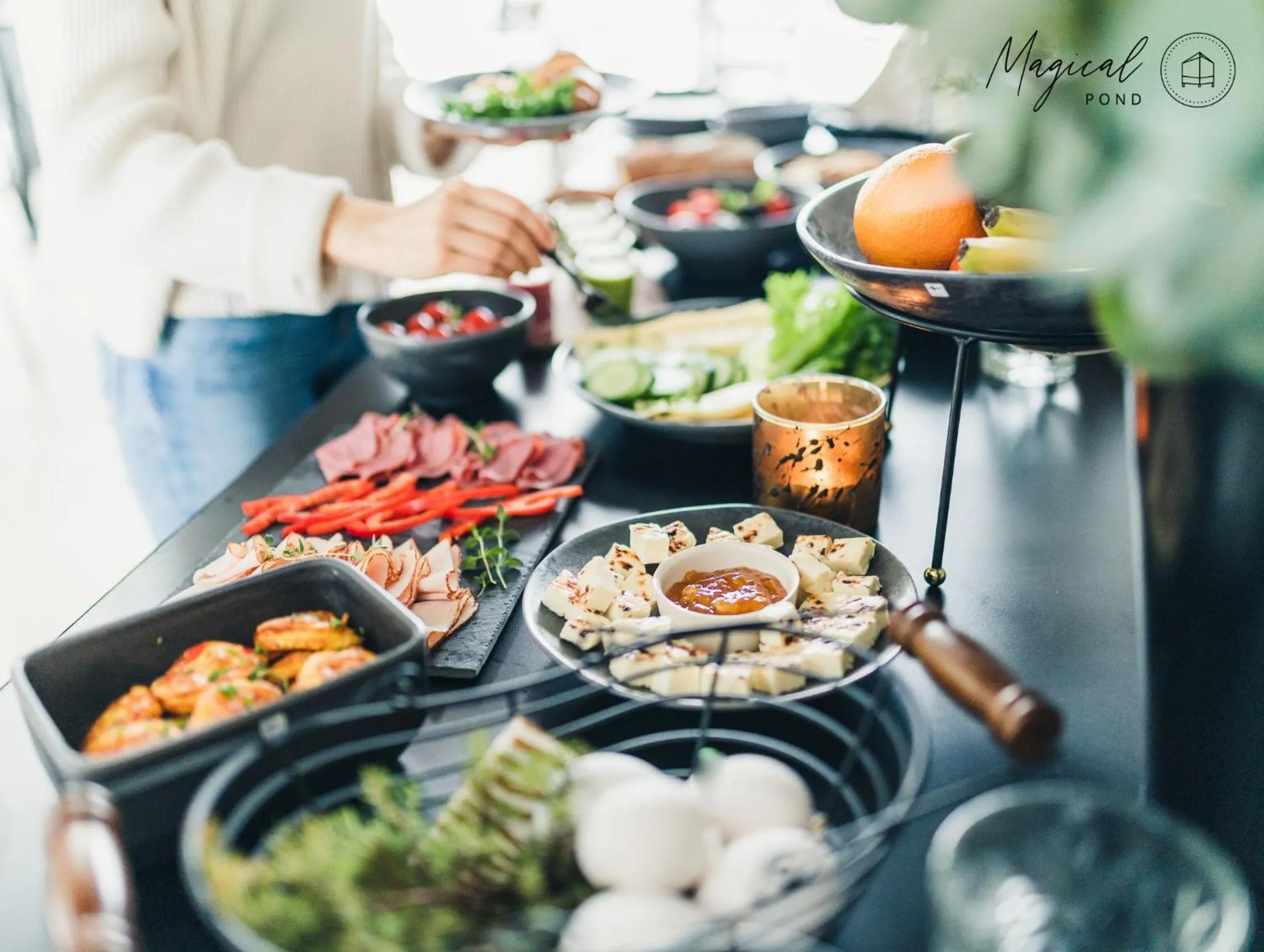 Food and drinks in Magical Pond Nature Igloos