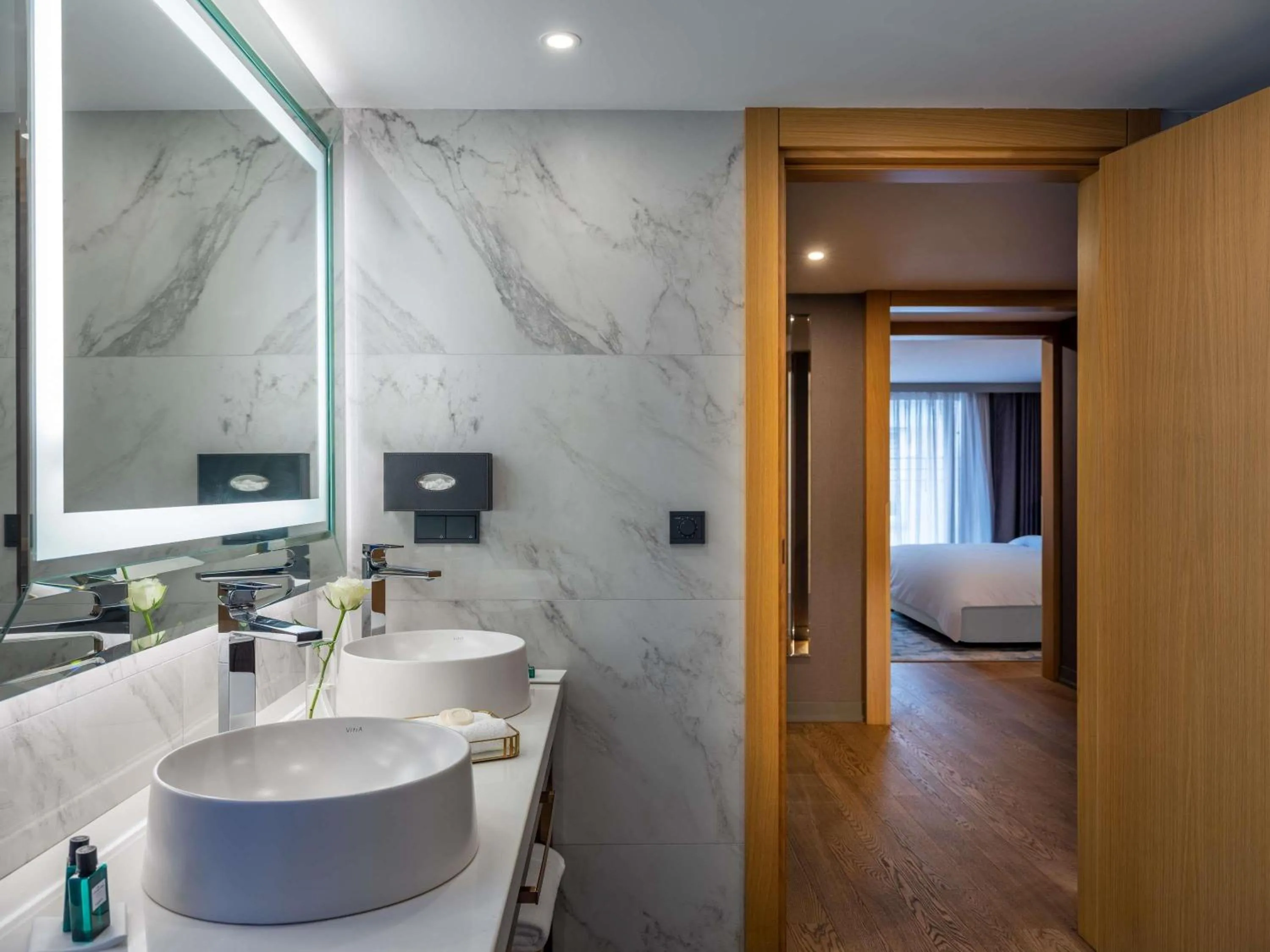 Bedroom, Bed in Sofitel Istanbul Taksim