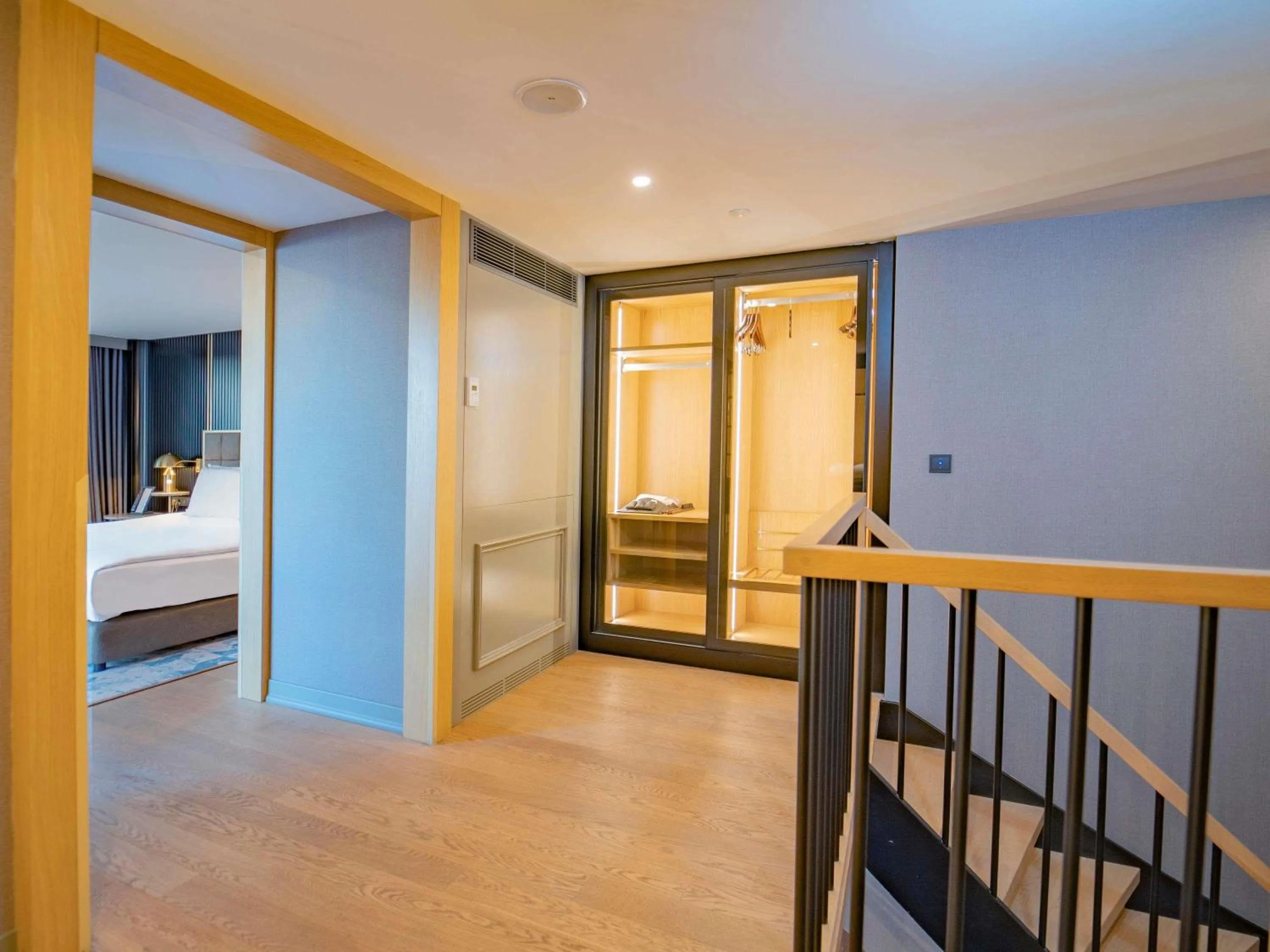 Bedroom, Bed in Sofitel Istanbul Taksim