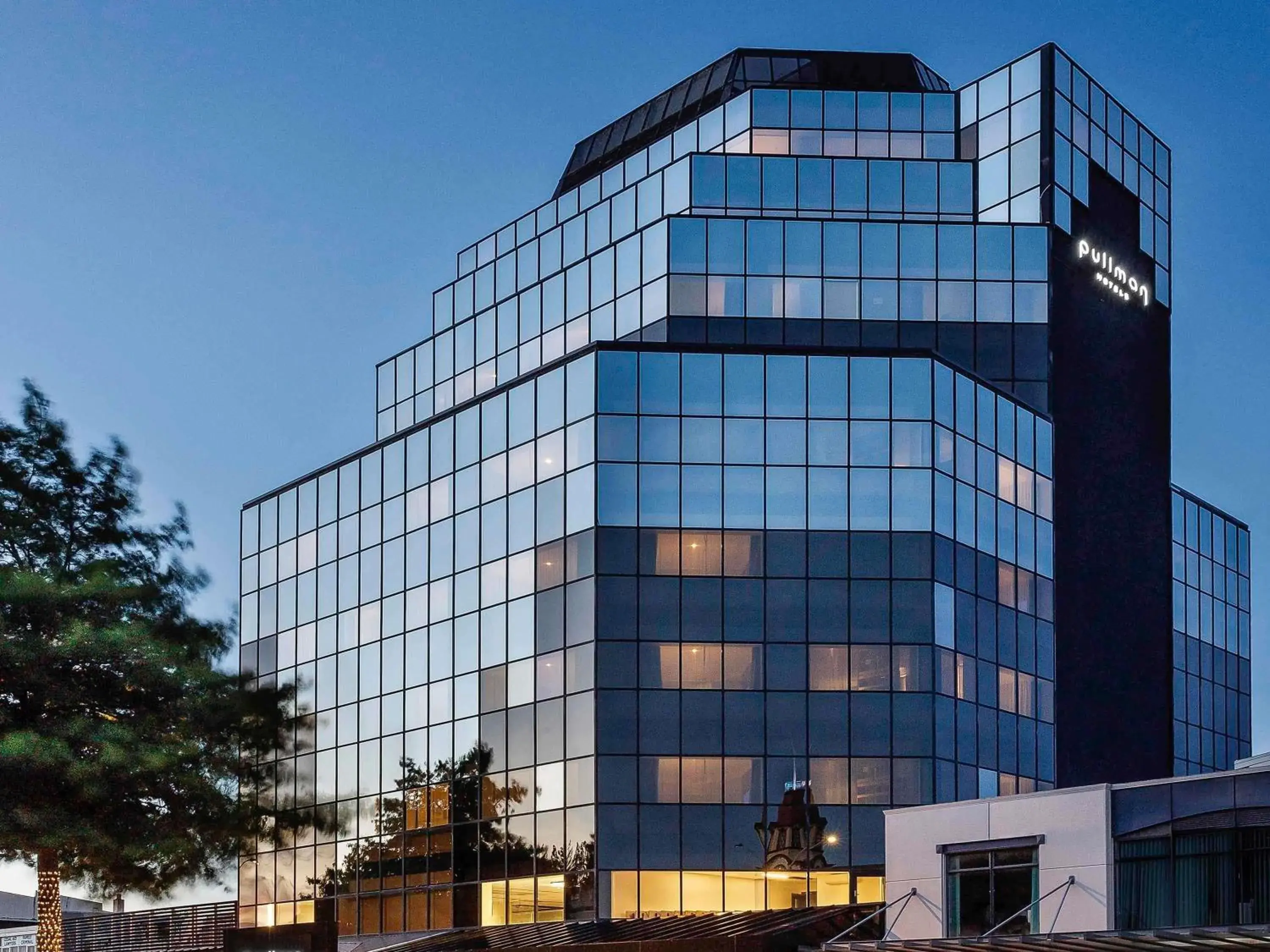 Property building in Pullman Rotorua Property building in Pullman Rotorua