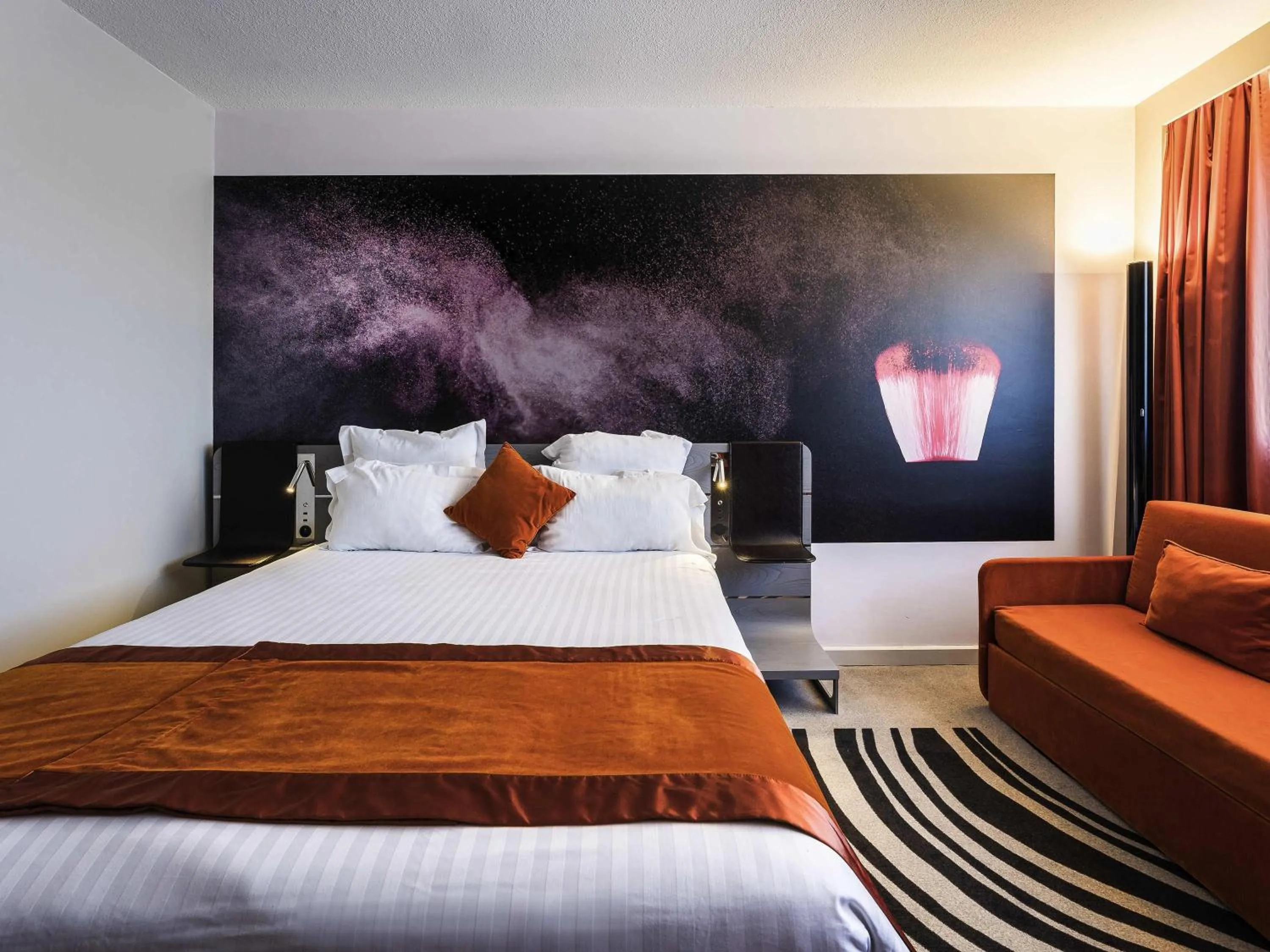 Bedroom, Bed in Novotel Orléans Saint Jean de Braye