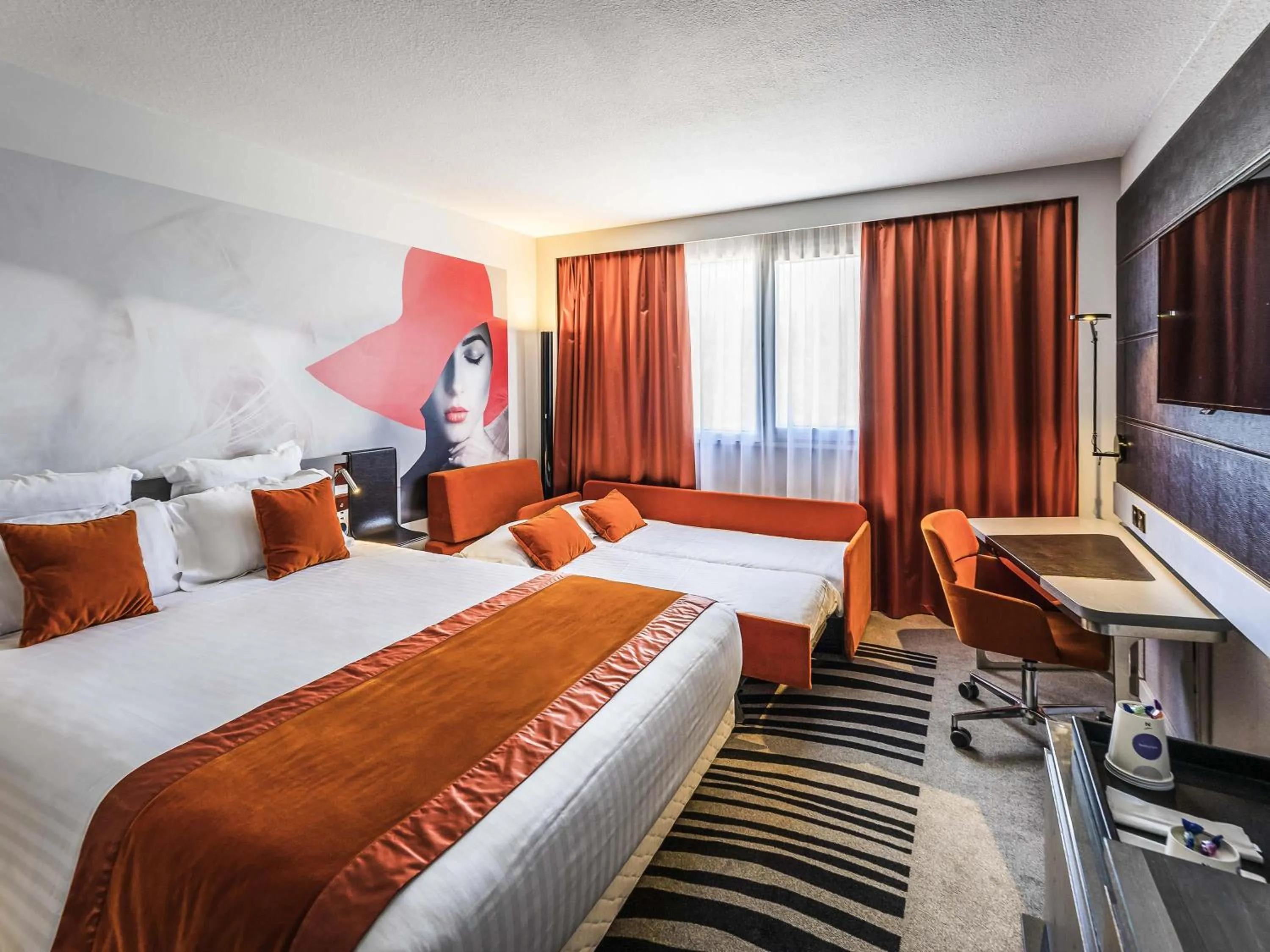 Bedroom, Bed in Novotel Orléans Saint Jean de Braye