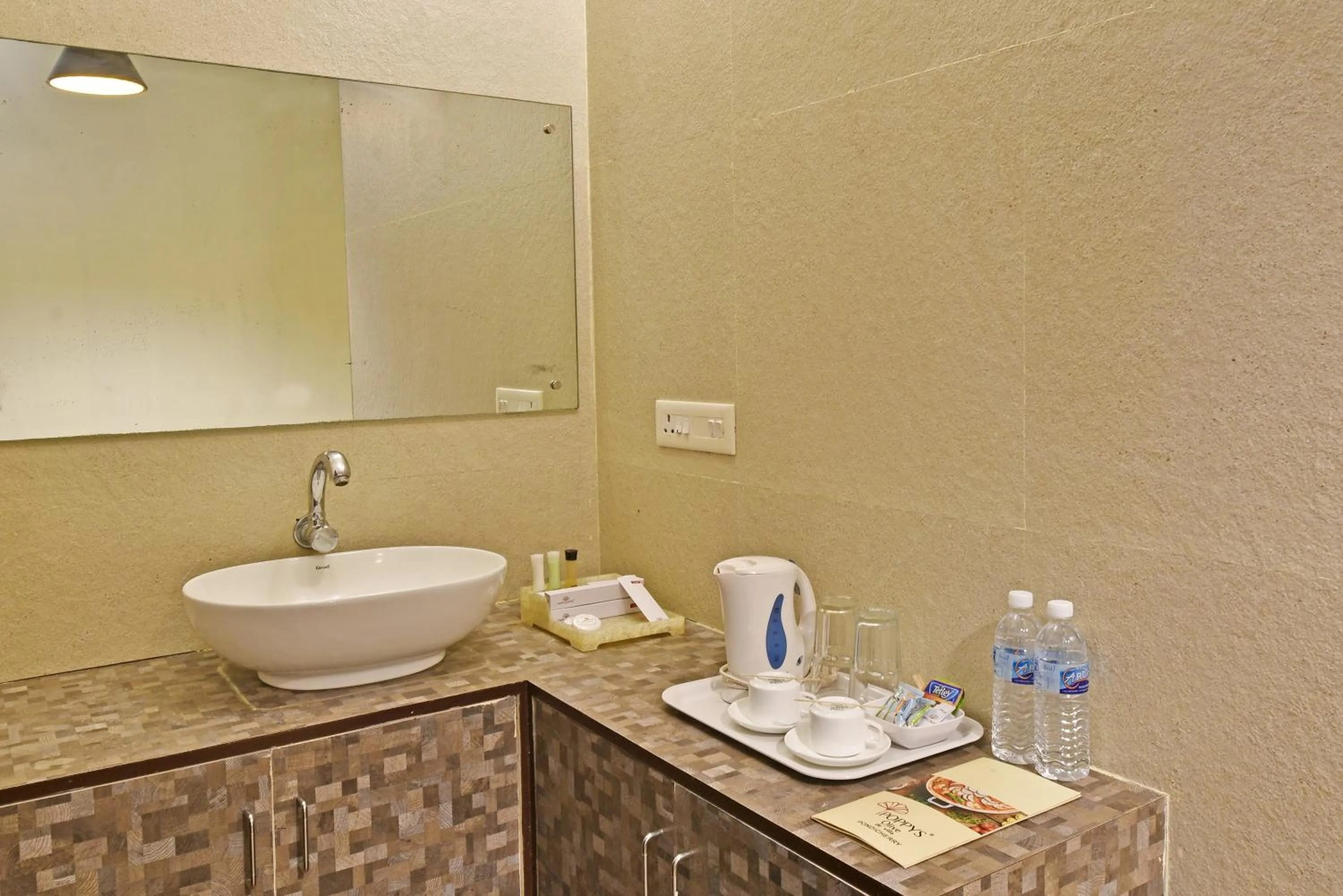 Bathroom in Poppys Olive de' villa